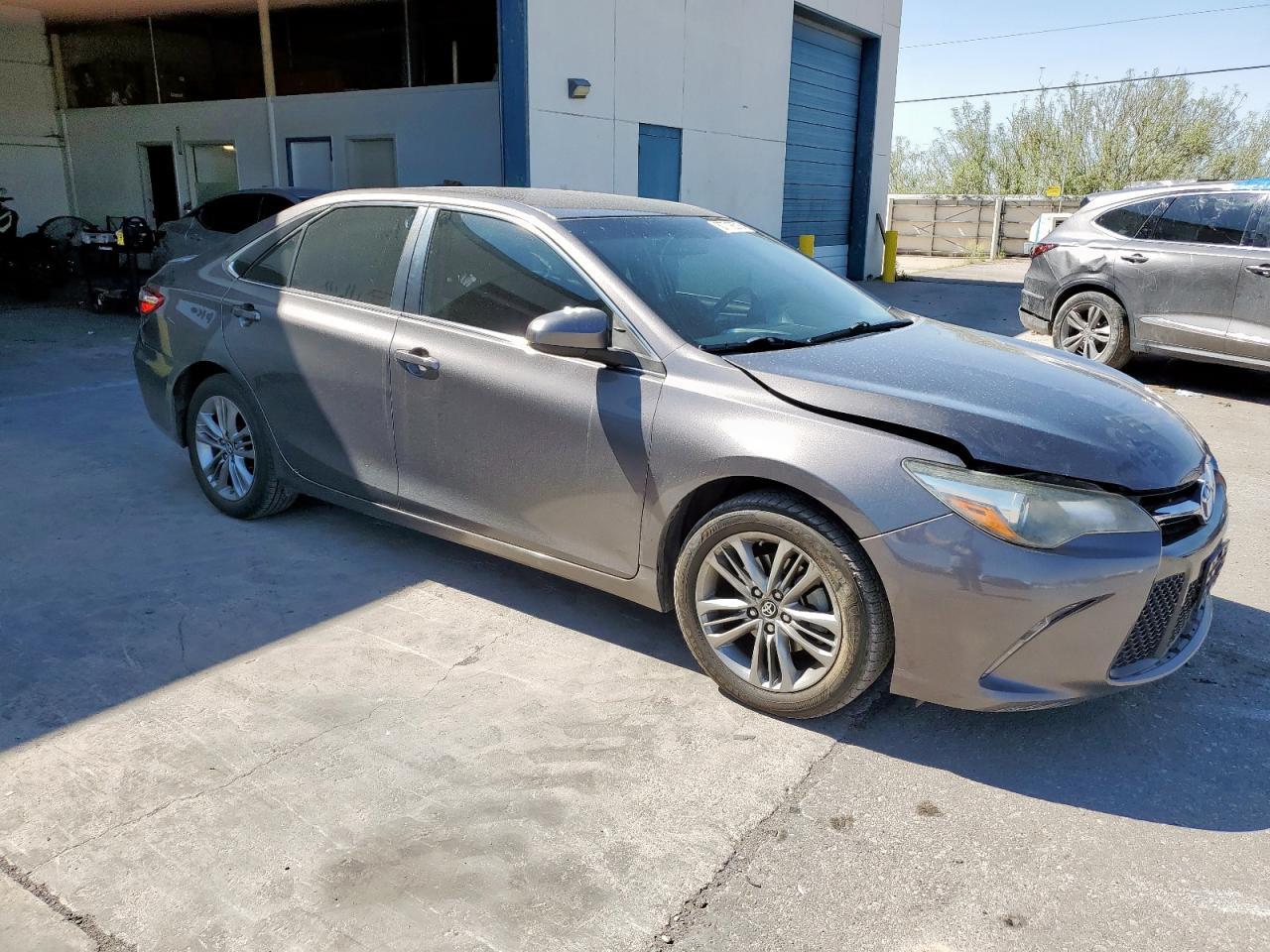 2017 Toyota Camry Le - Image 4