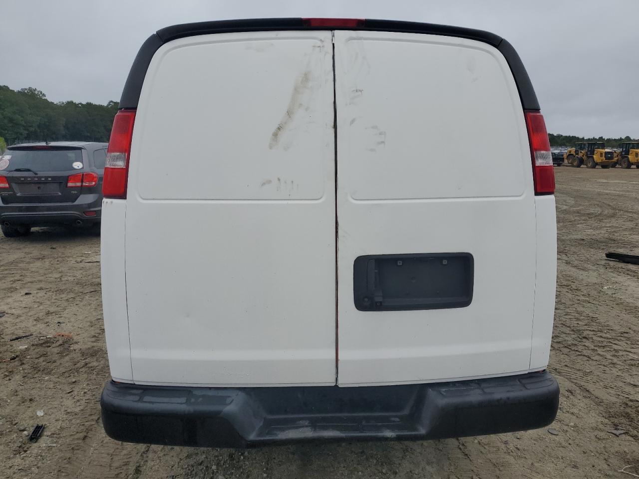 2022 Chevrolet Express G2500 - Фото 6