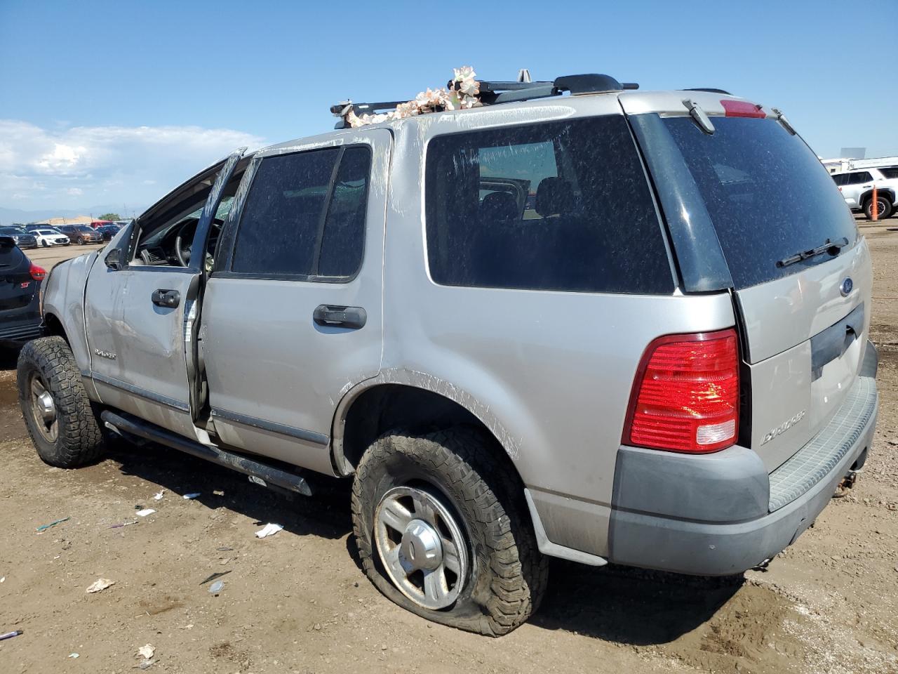 2004 Ford Explorer Xls - Image 2