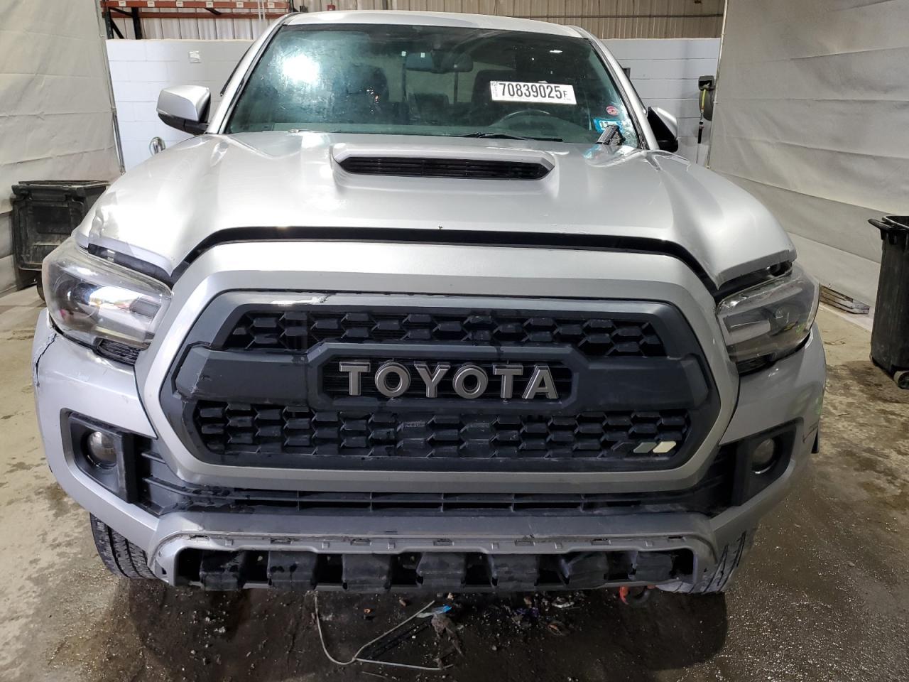 2017 Toyota Tacoma Double Cab - Фото 5