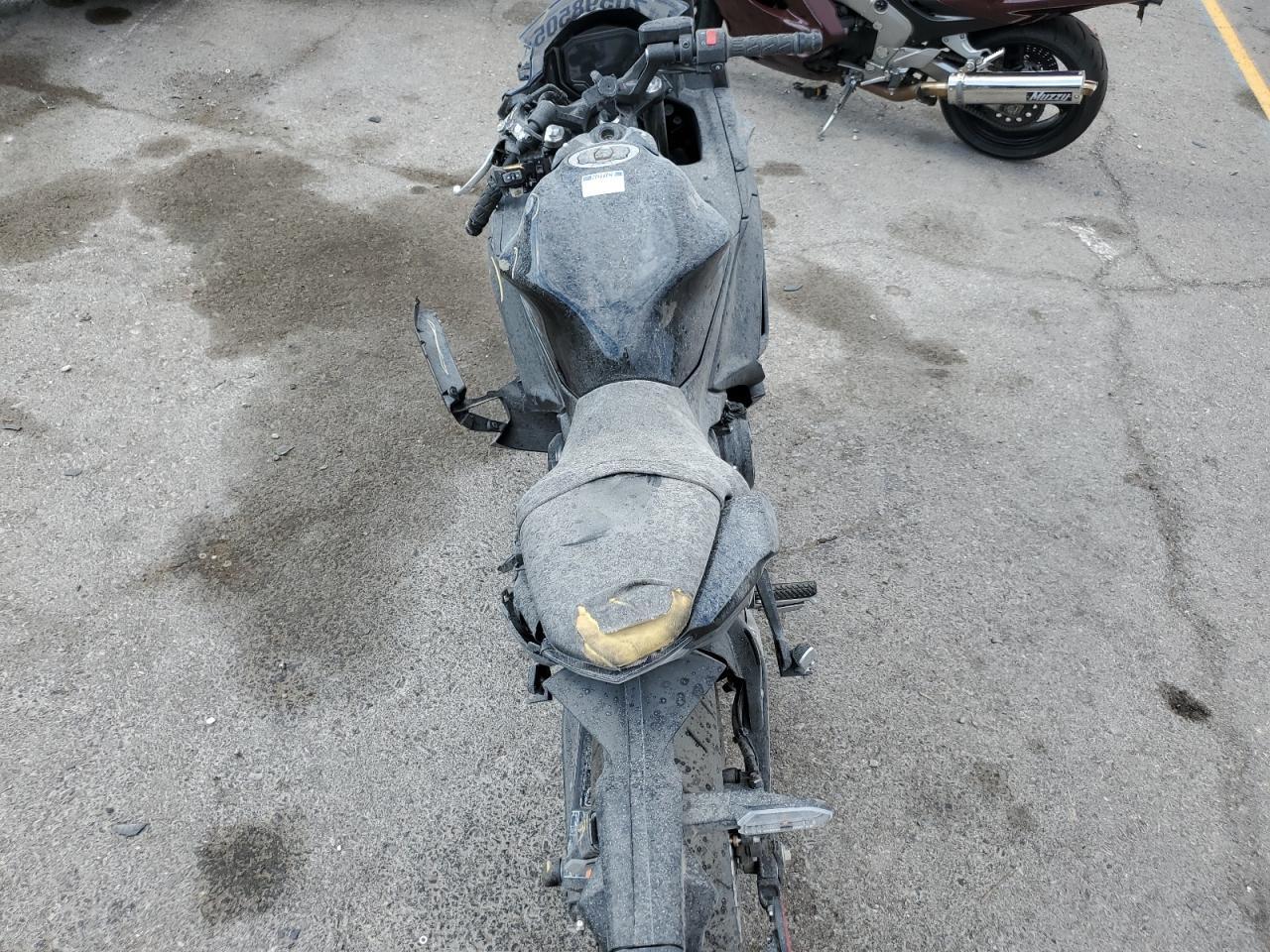 2025 Kawasaki Ex650 R - Image 6