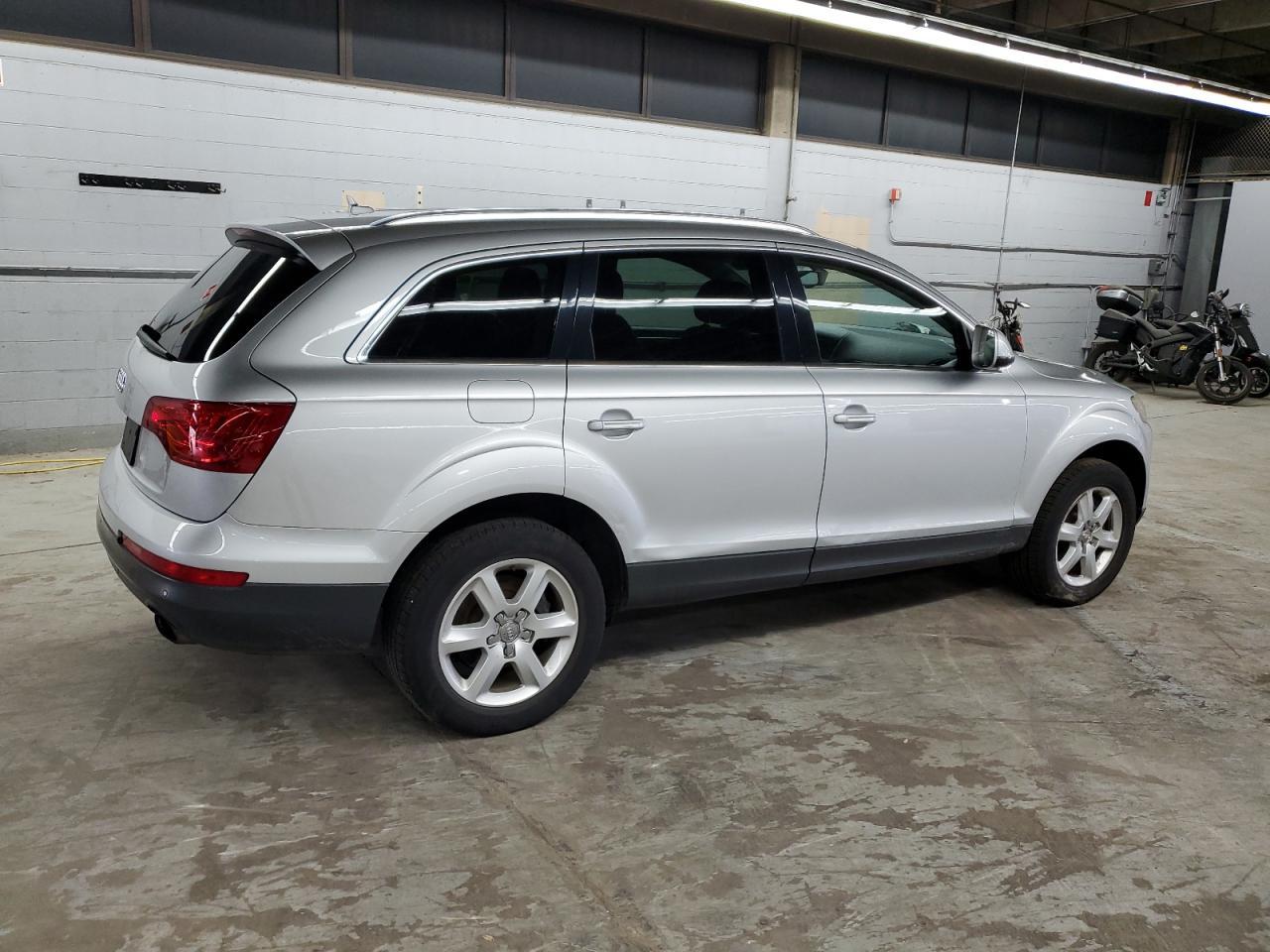 2013 Audi Q7 Premium Plus - Image 3
