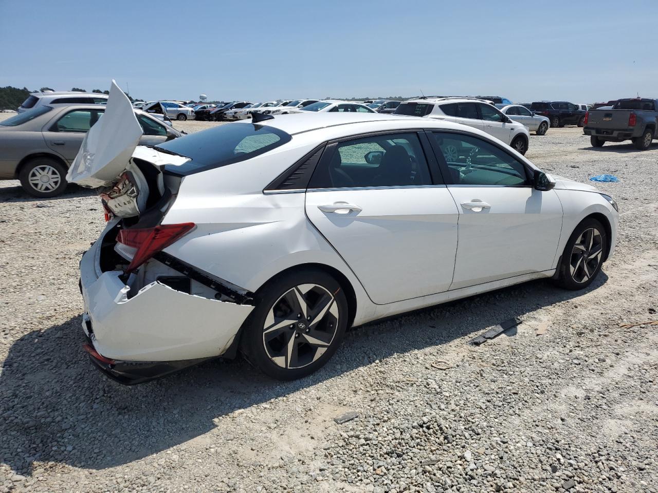 2023 Hyundai Elantra Limited - Image 3