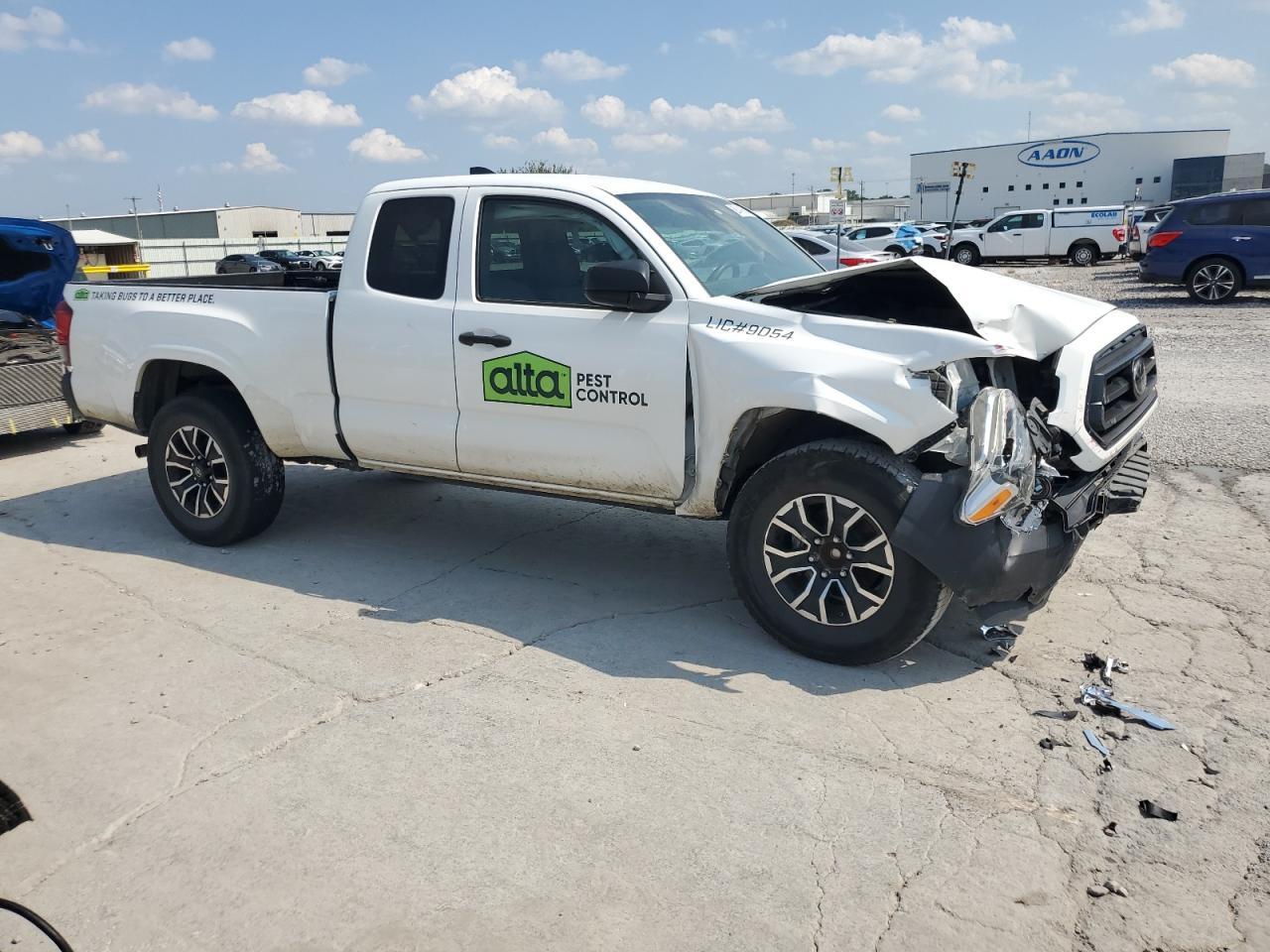 2020 Toyota Tacoma Access Cab - Image 4