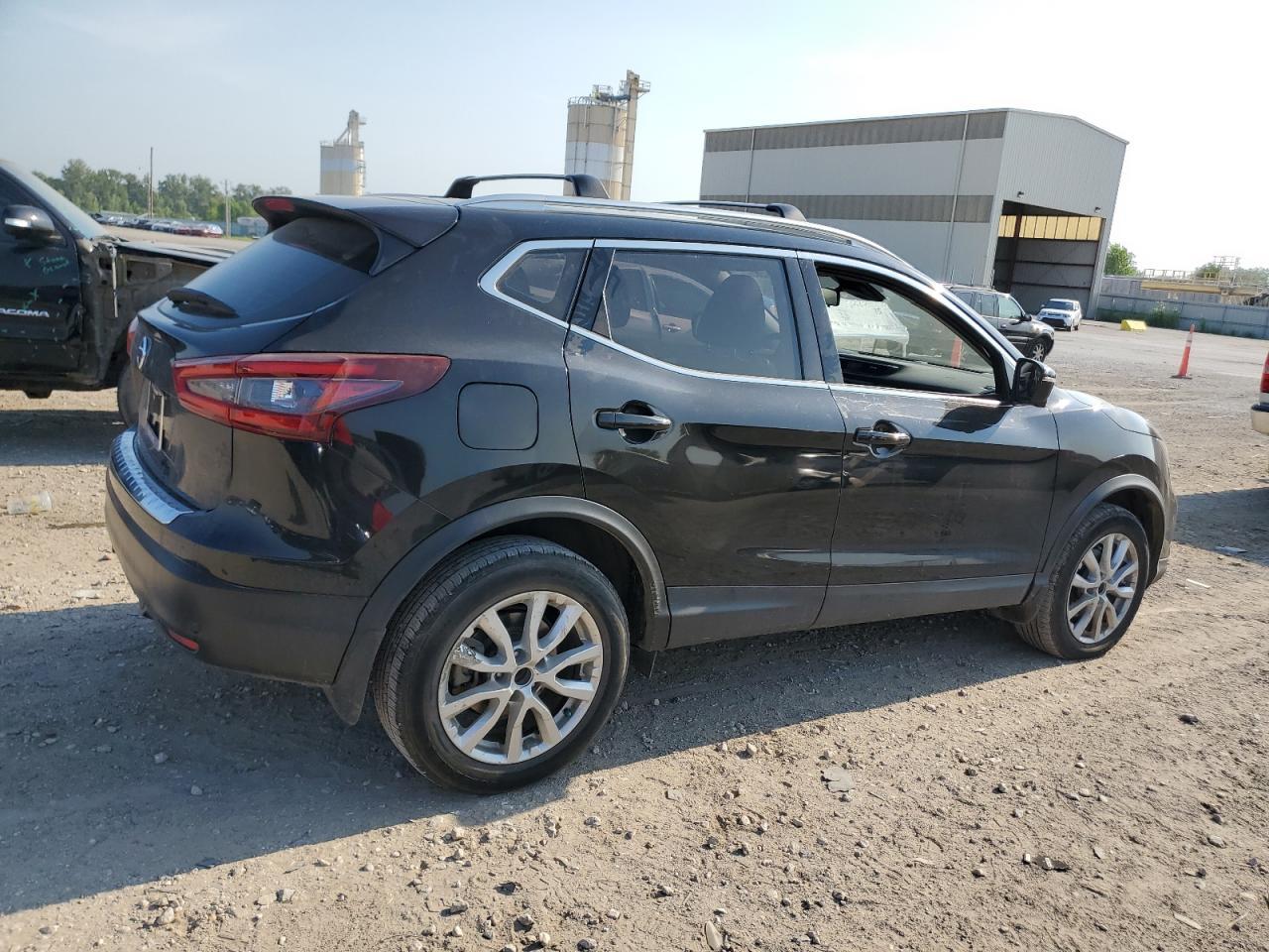 2020 Nissan Rogue Sport S - Image 3