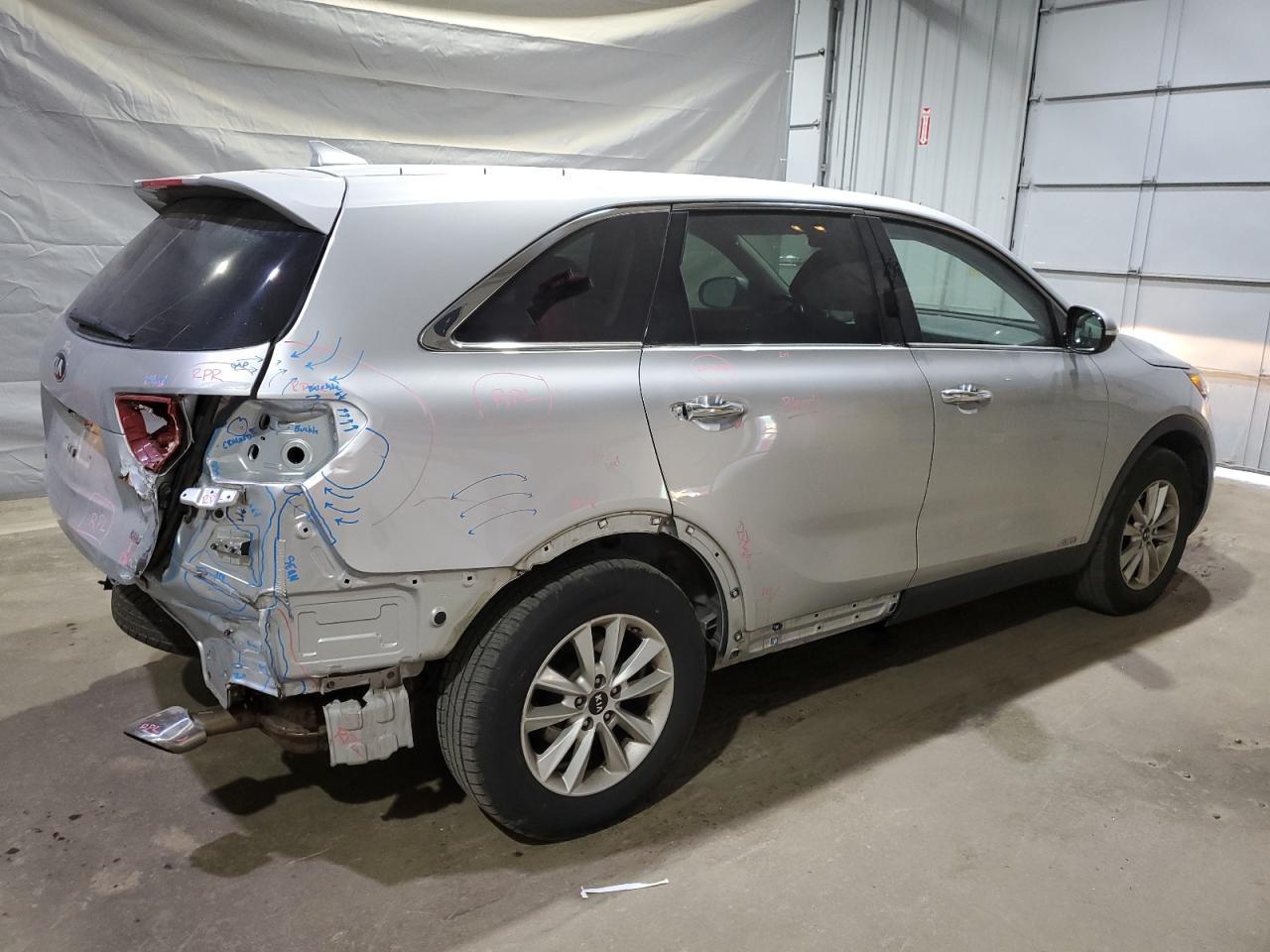 2019 Kia Sorento L - Image 3