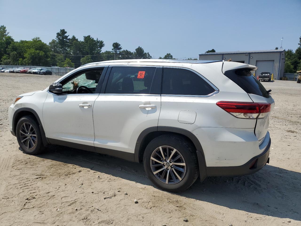 2019 Toyota Highlander Se - Фото 2