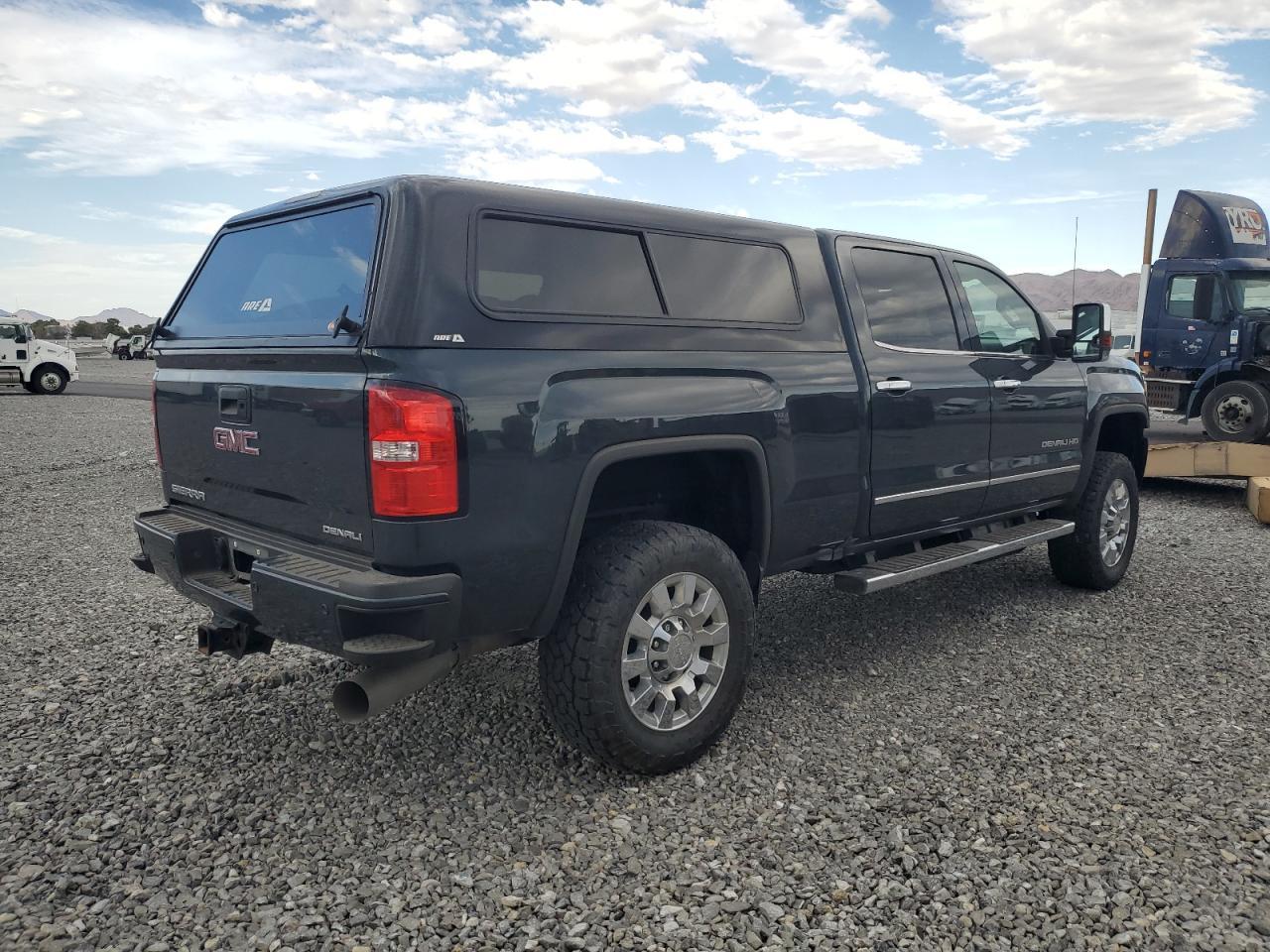 2018 GMC Sierra K2500 Denali - Image 3