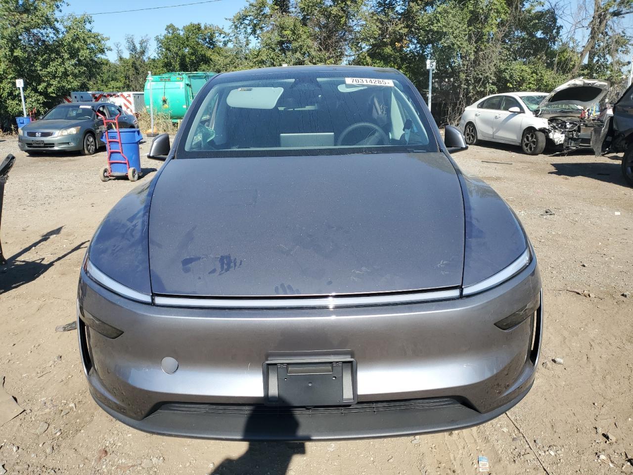 2026 Tesla Model Y - Фото 5