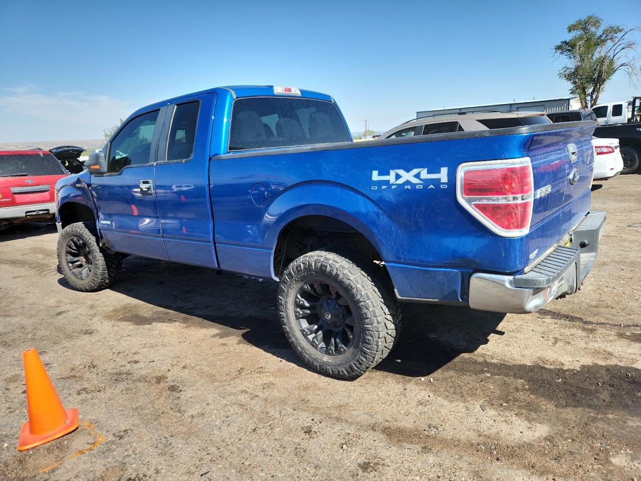2012 Ford F150 Super Cab - Фото 2