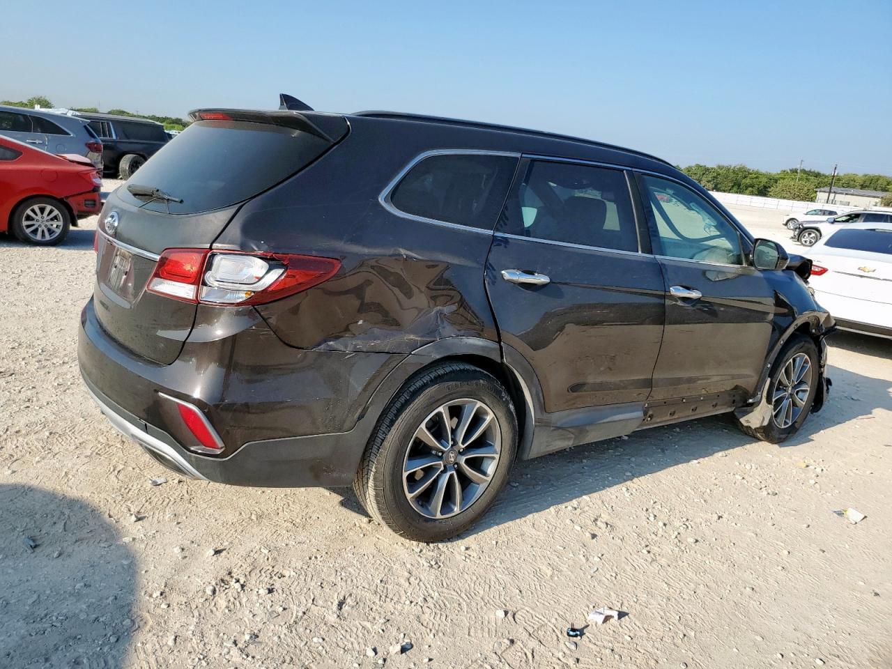 2017 Hyundai Santa Fe Se - Image 3