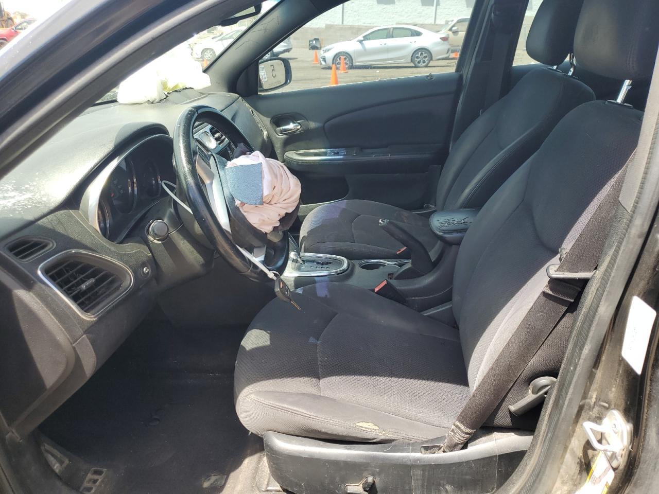 2014 Chrysler 200 Touring - Image 7