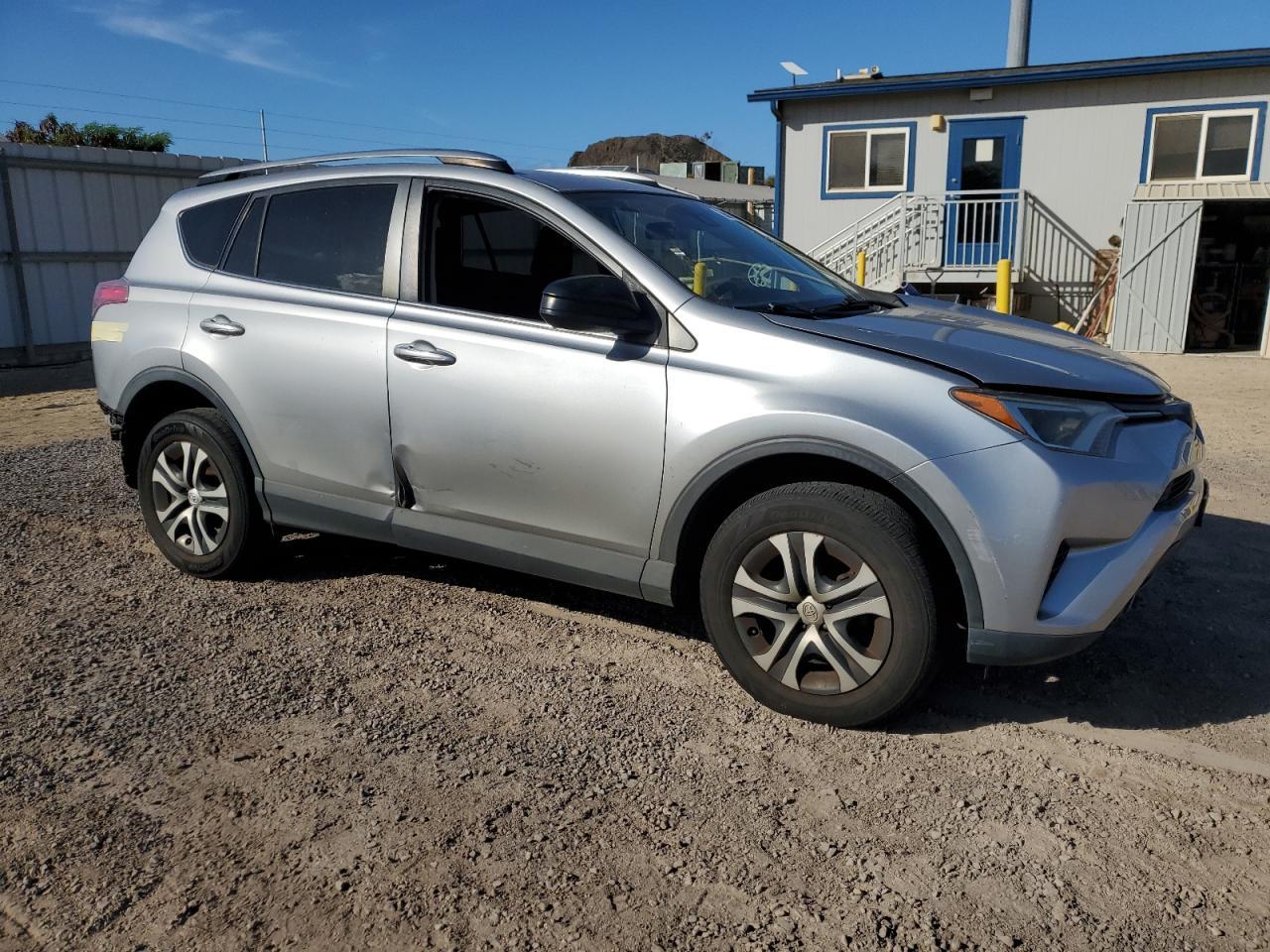 2018 Toyota Rav4 Le - Image 4