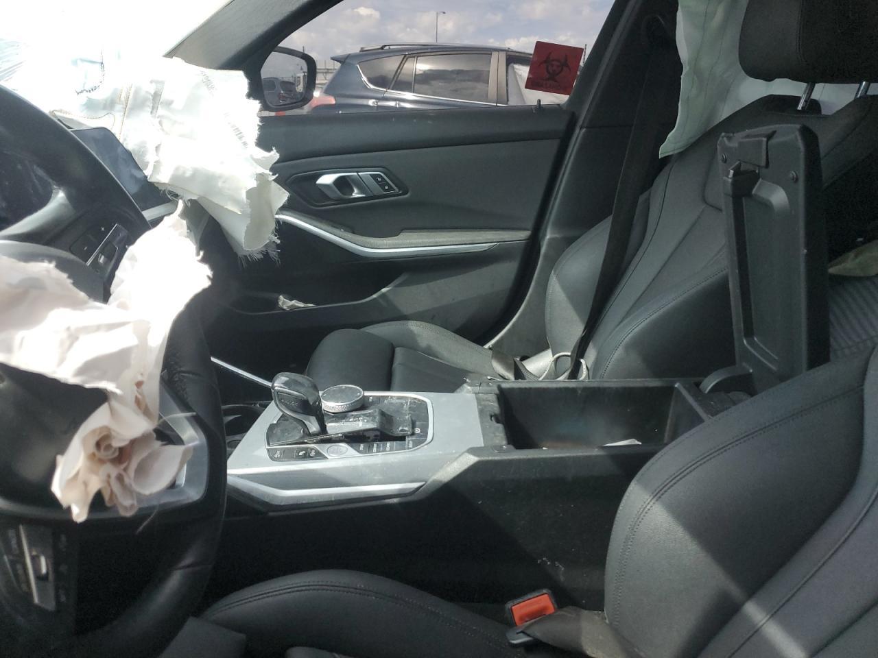 2021 BMW 330Xi - Фото 7