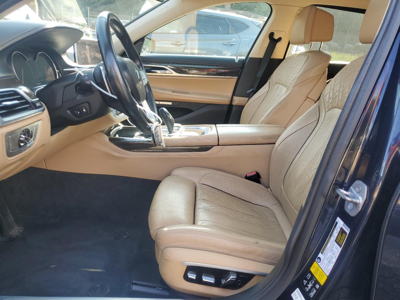 2016 BMW 750 Xi - Фото 7