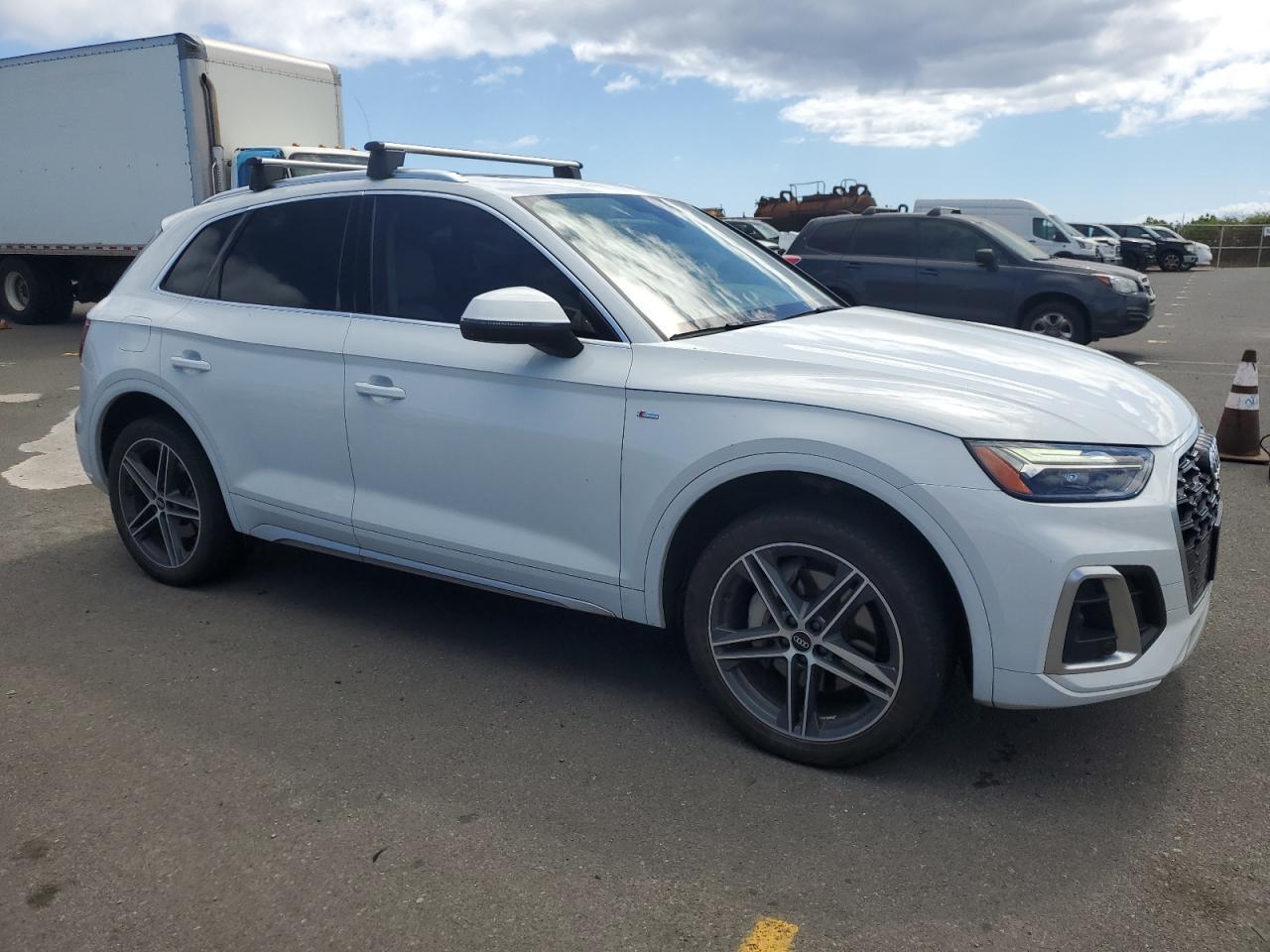 2021 Audi Q5 E Premium - Image 4