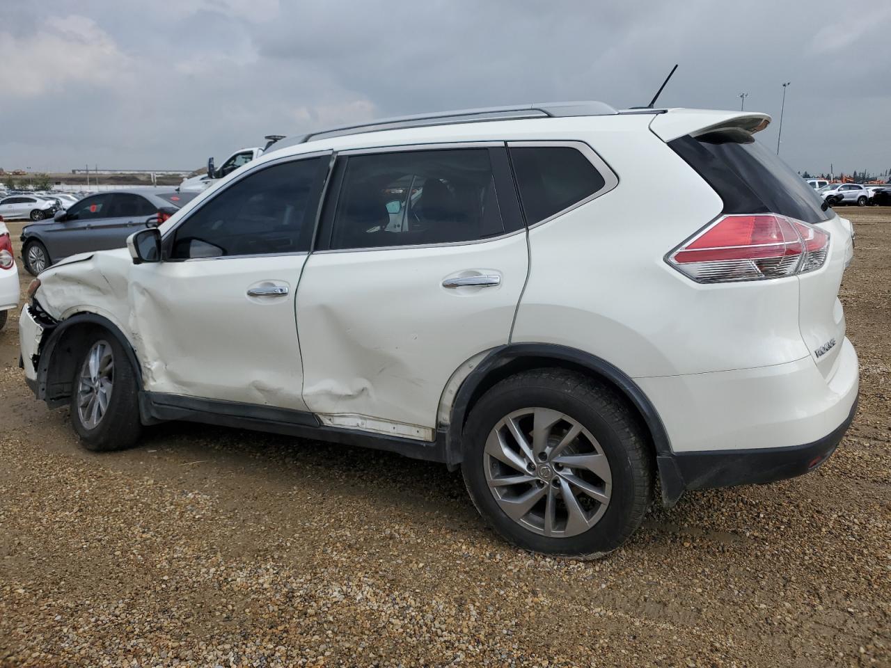 2015 Nissan Rogue S - Фото 2