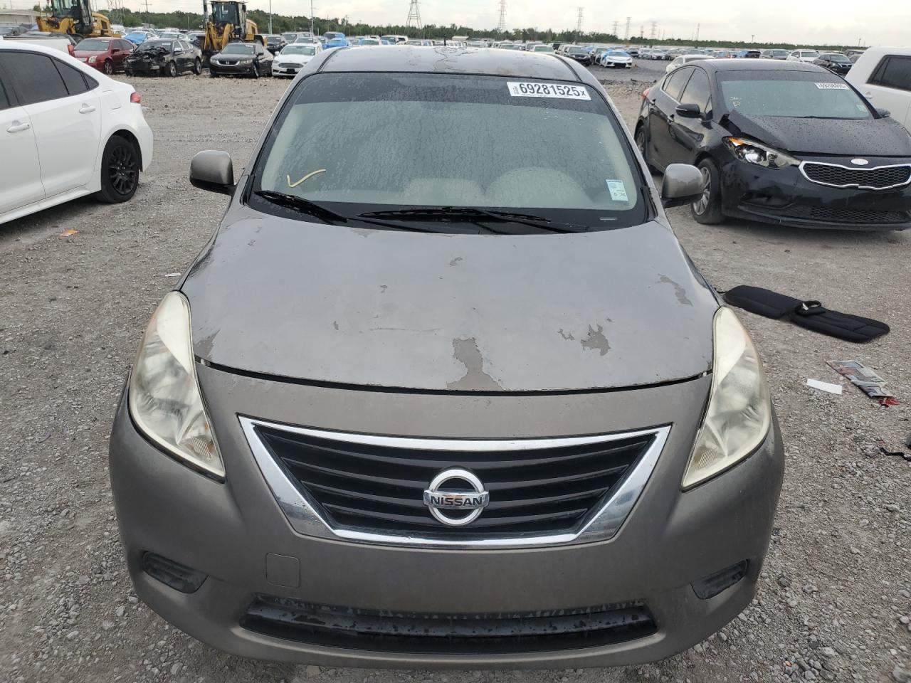 2014 Nissan Versa S - Image 5