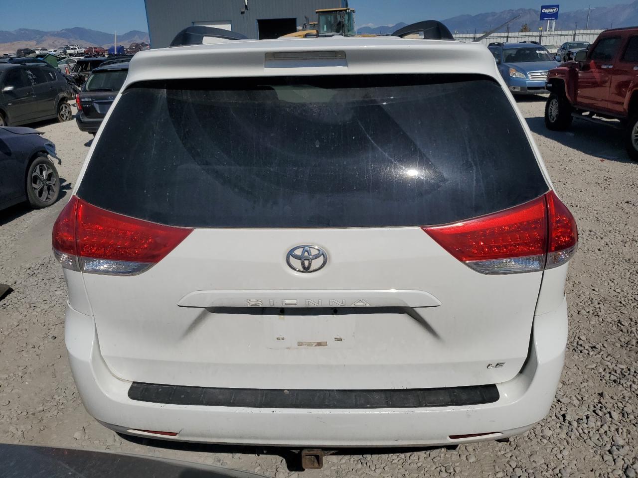 2011 Toyota Sienna Le - Фото 6