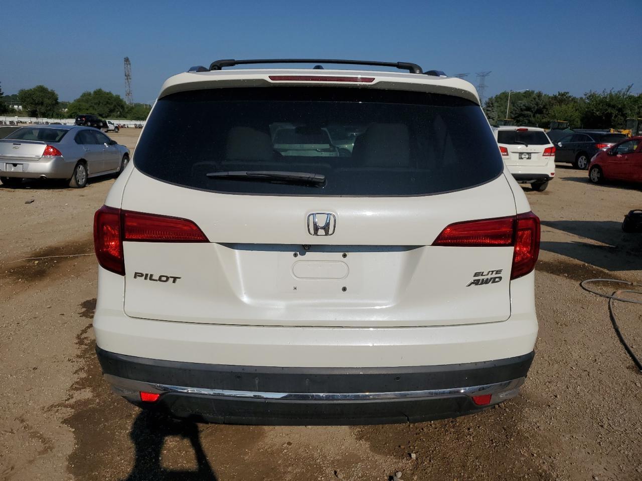 2017 Honda Pilot Elite - Image 6