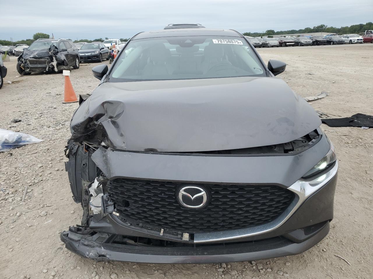 2019 Mazda 3 Premium - Фото 5