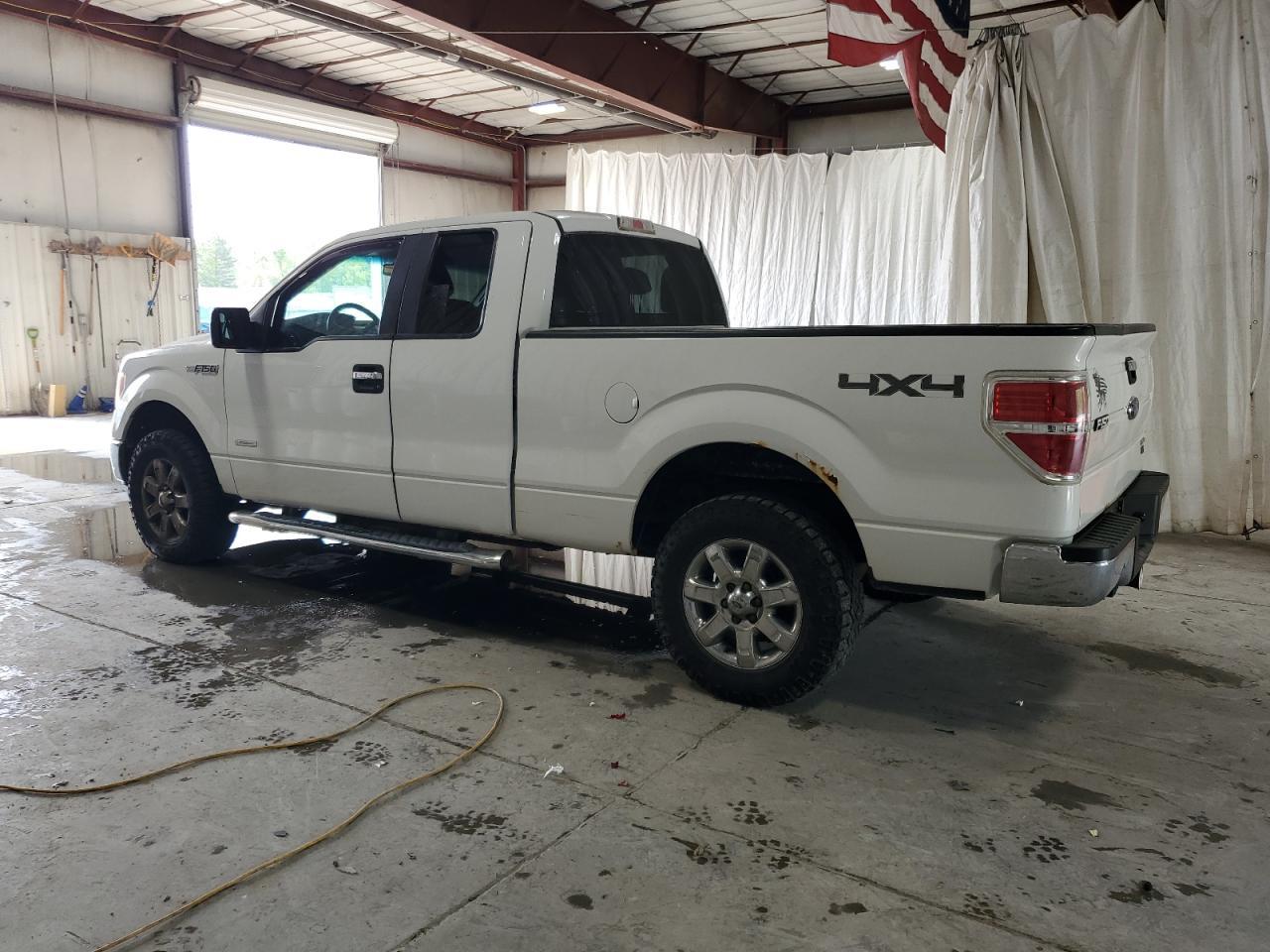 2013 Ford F150 Super Cab - Фото 2