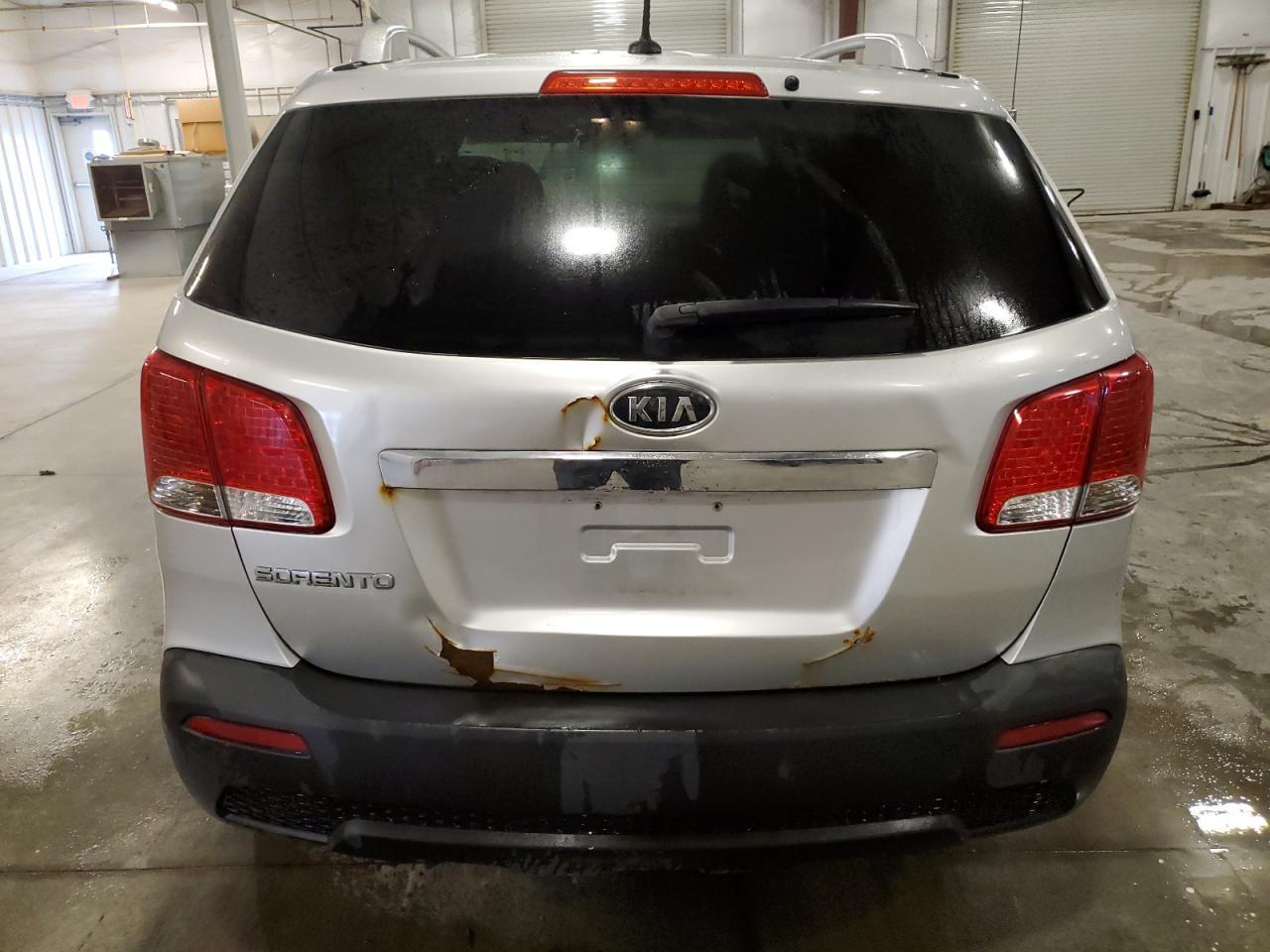 2013 Kia Sorento Lx - Image 6