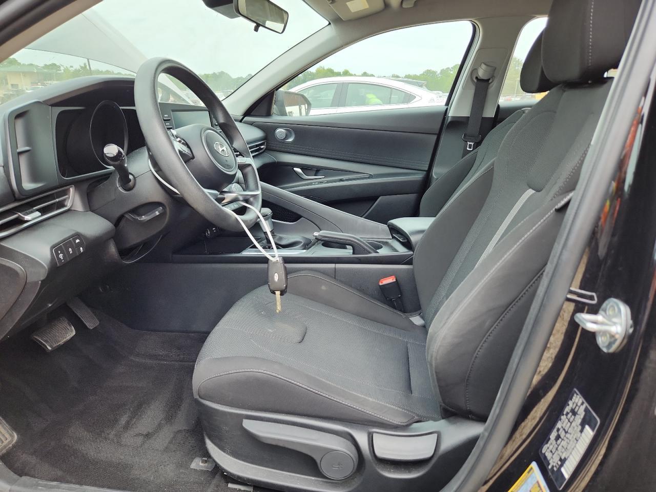 2023 Hyundai Elantra Se - Фото 7