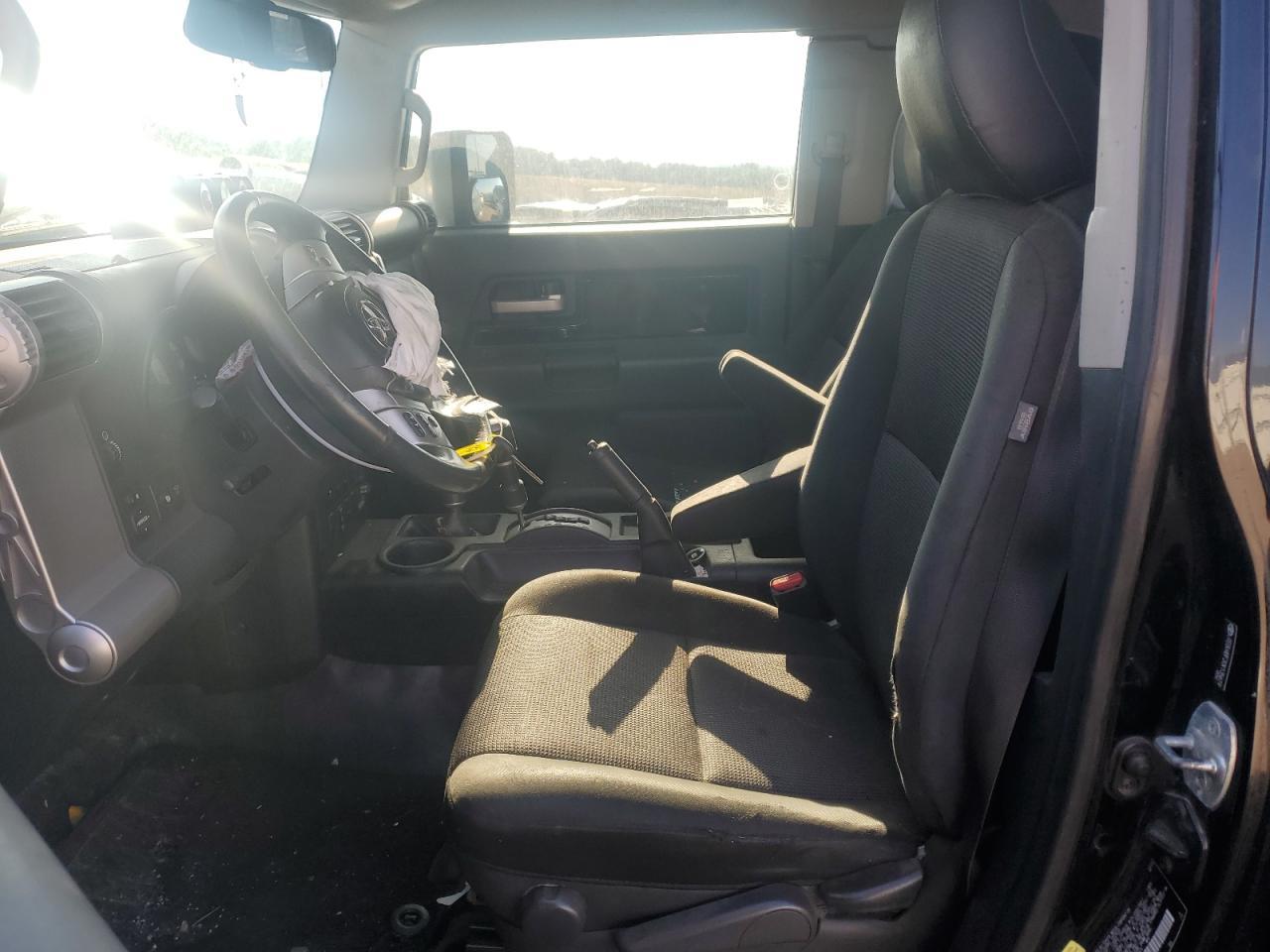 2012 Toyota Fj Cruiser - Image 7