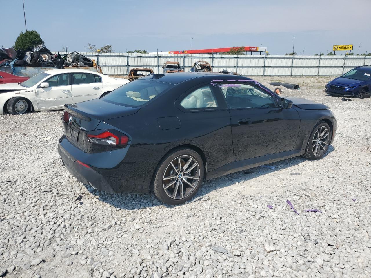 2024 BMW 230Xi - Фото 3