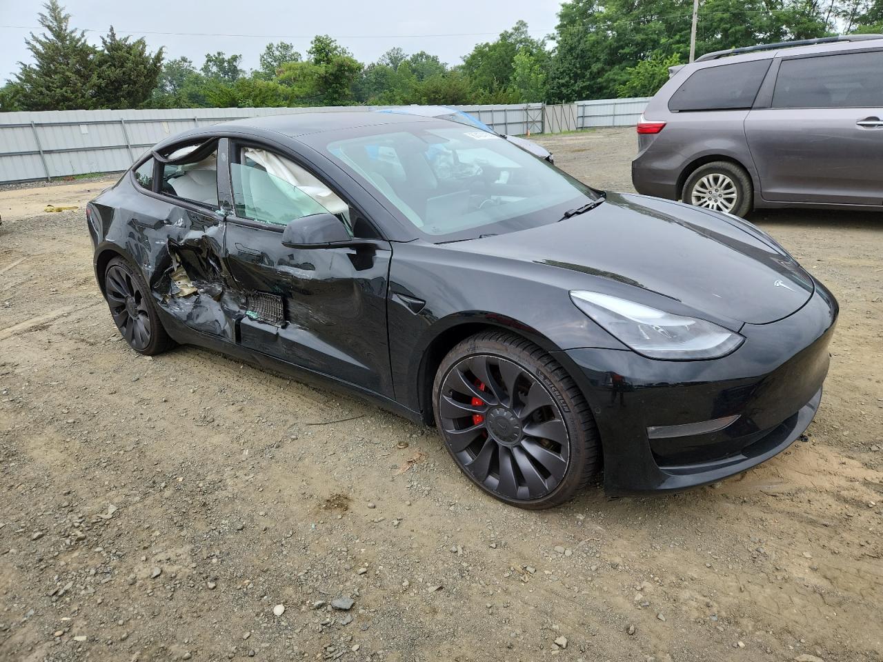 2021 Tesla Model 3 - Фото 4