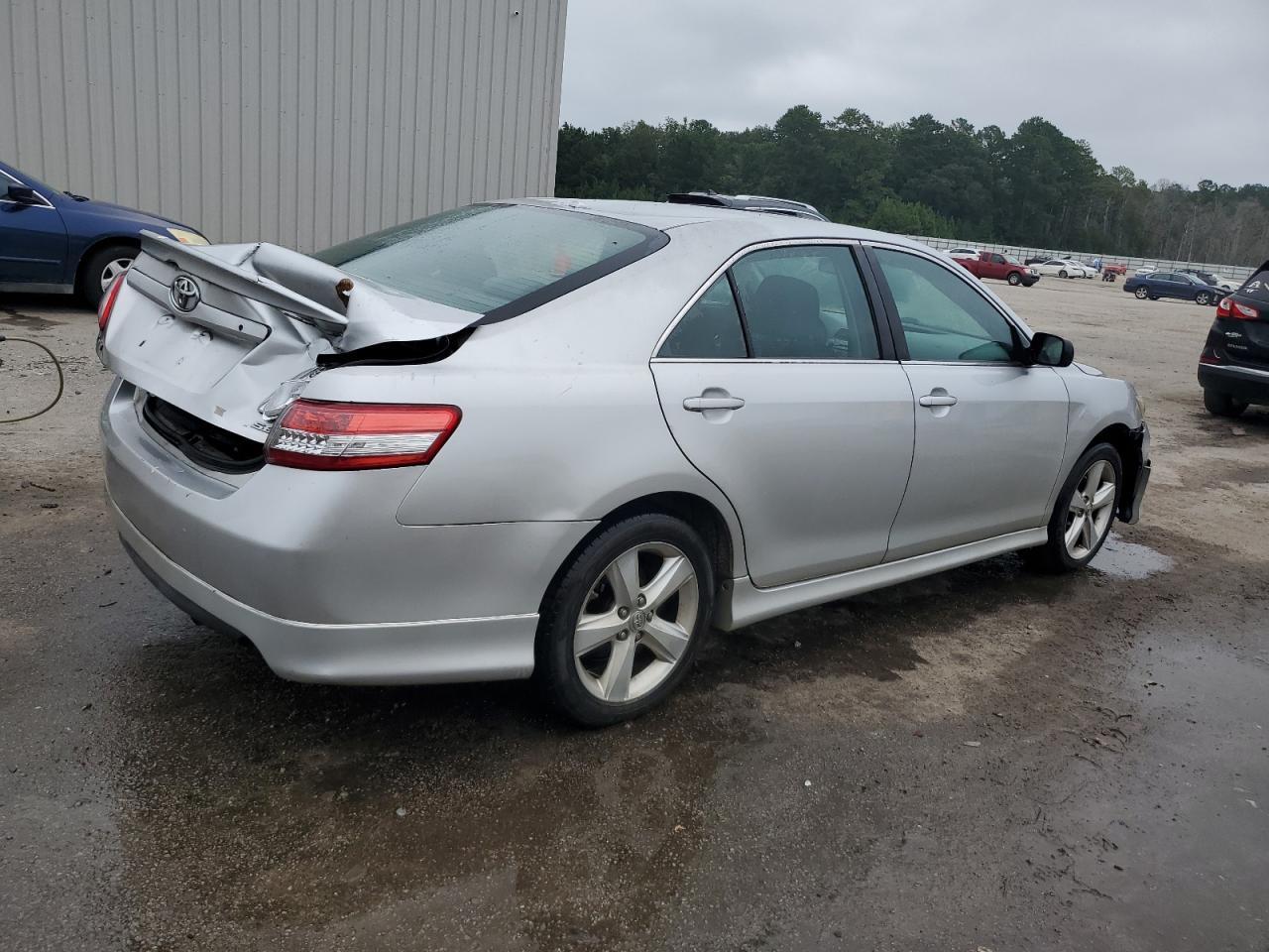 2011 Toyota Camry Base - Фото 3