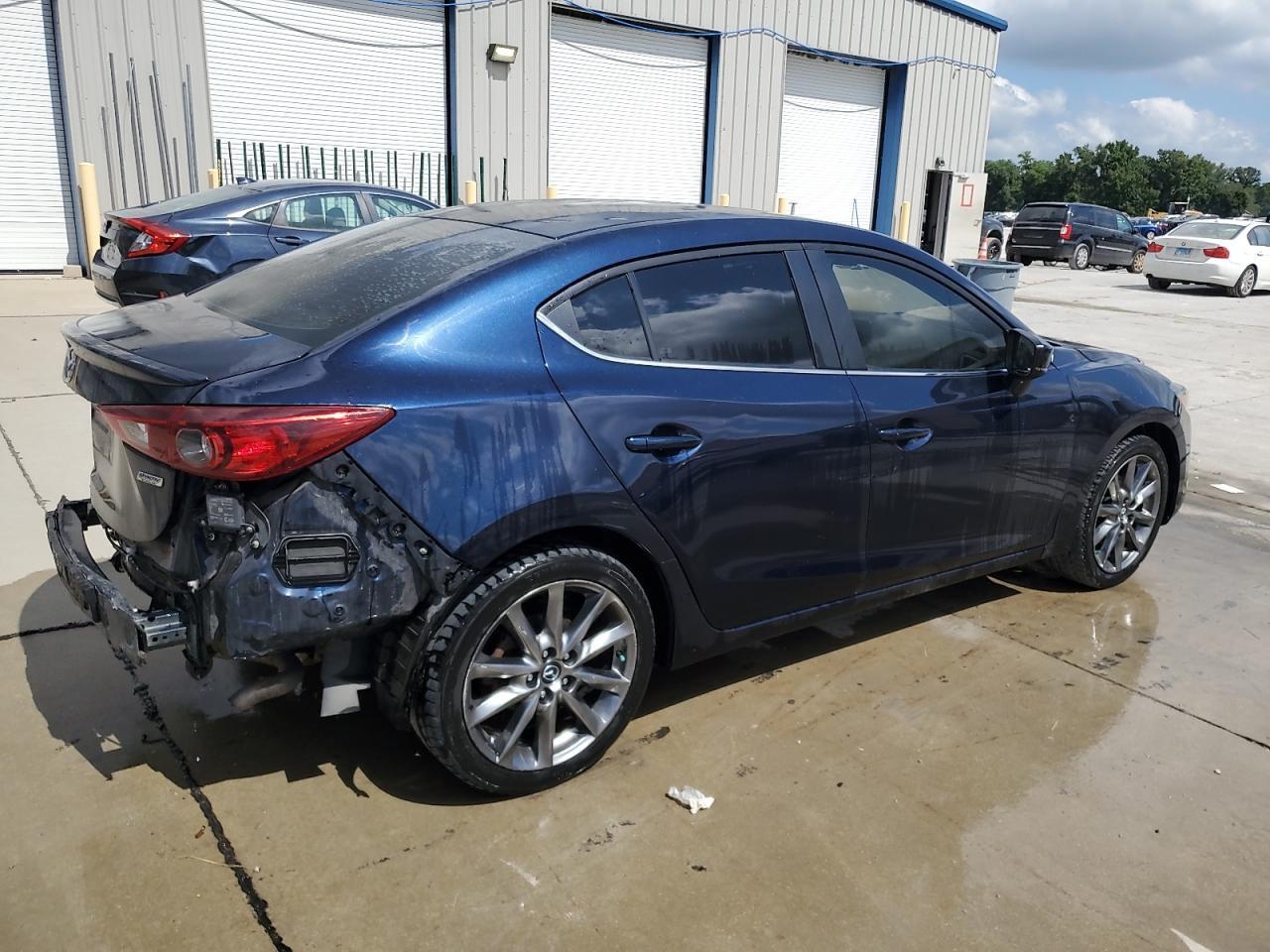 2018 Mazda 3 Touring - Фото 3