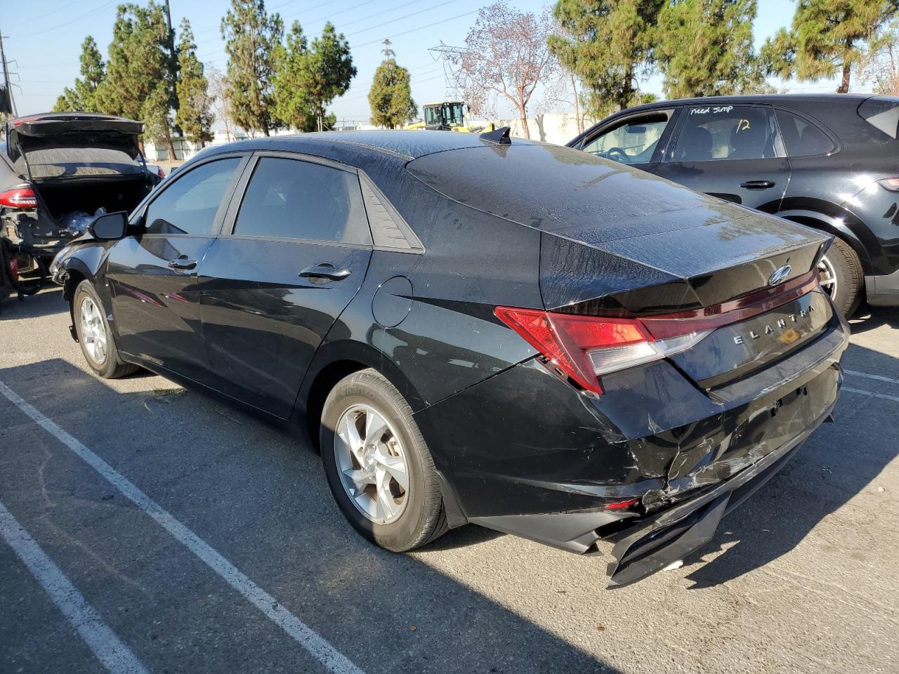 2023 Hyundai Elantra Se - Image 2