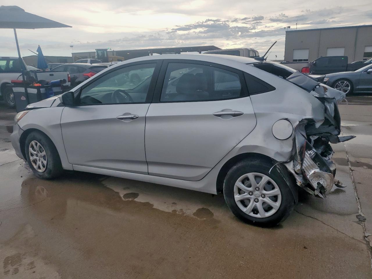 2013 Hyundai Accent Gls - Фото 2