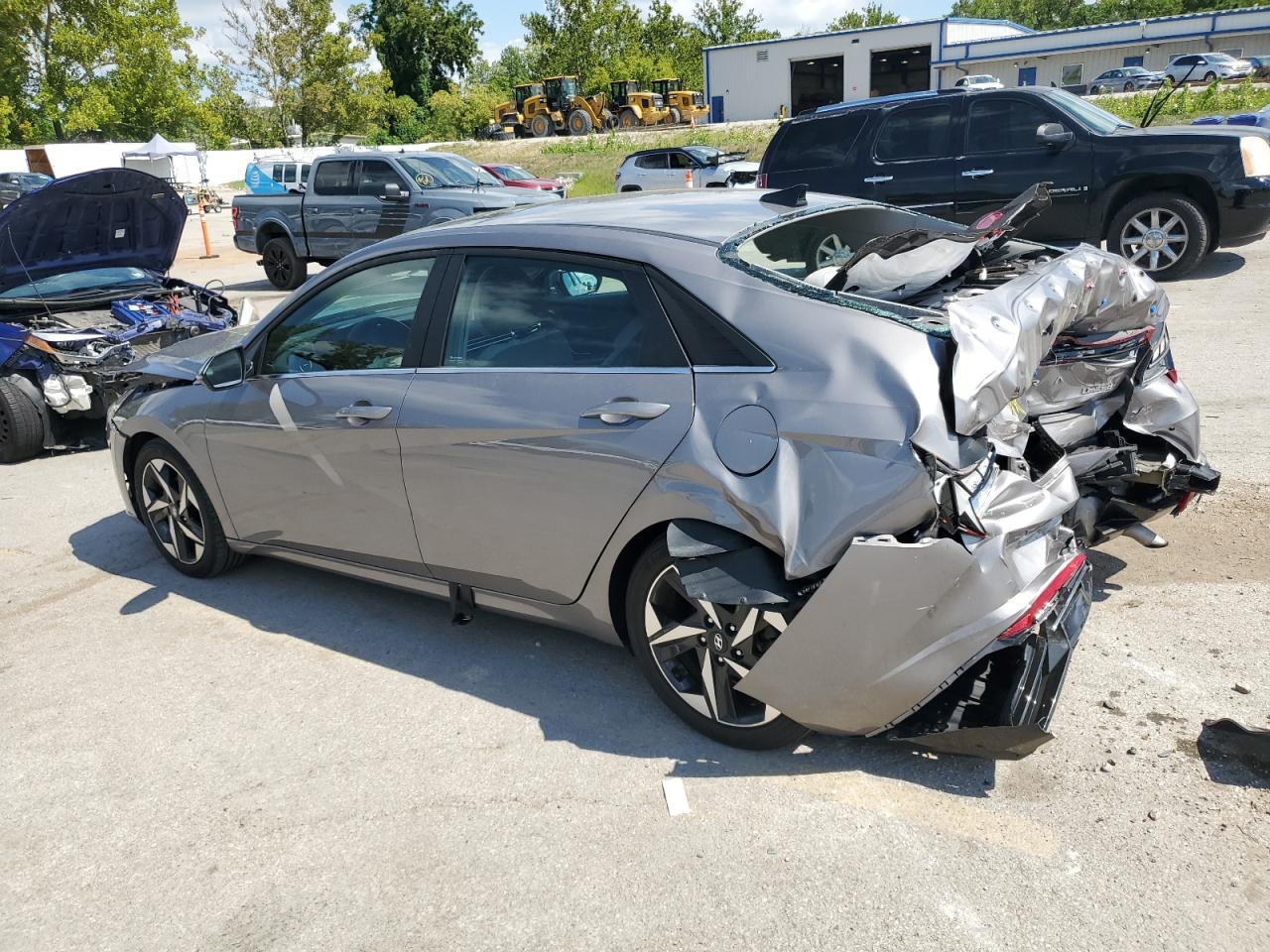 2022 Hyundai Elantra Limited - Image 2