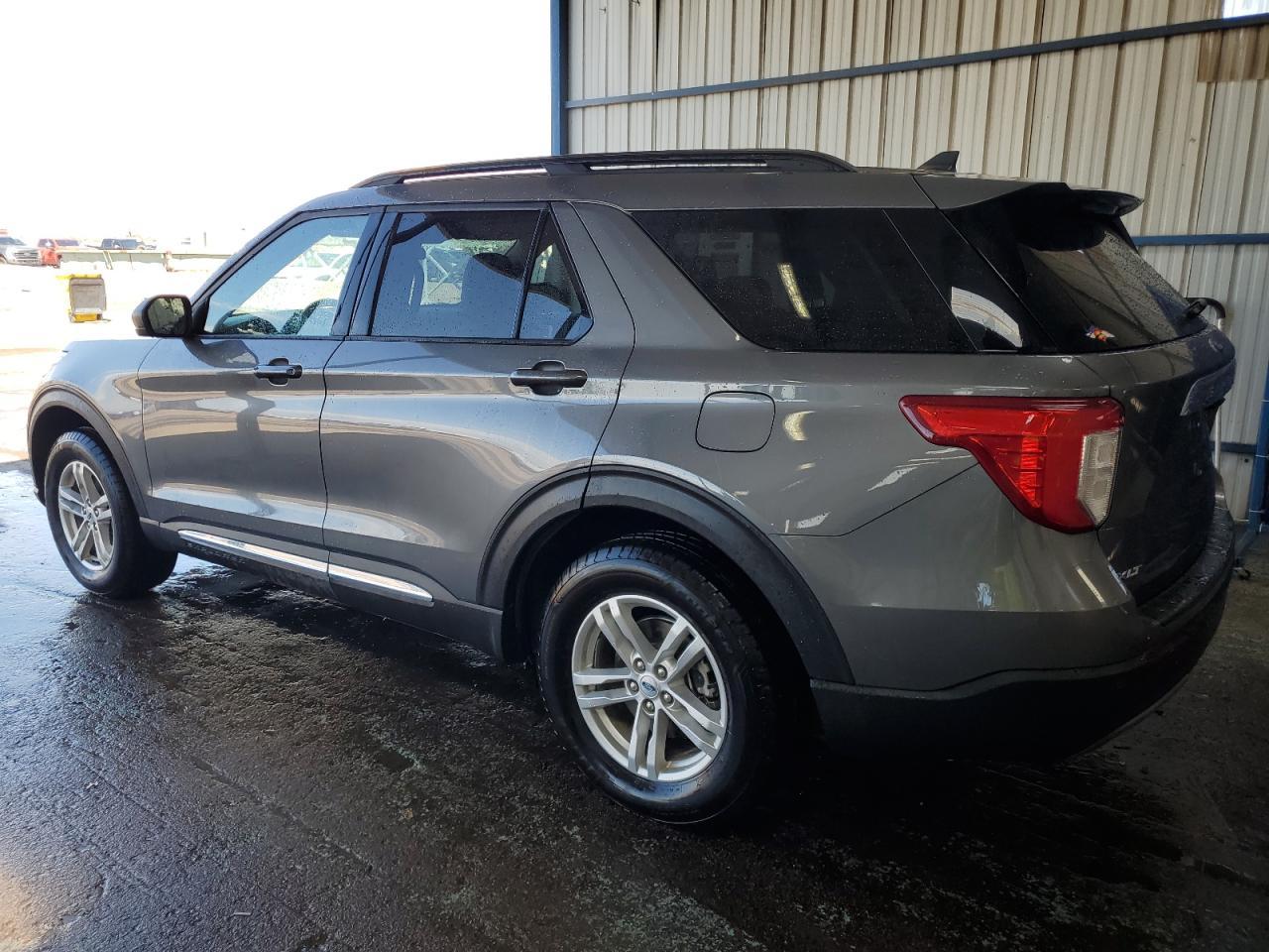 2023 Ford Explorer Xlt - Image 2
