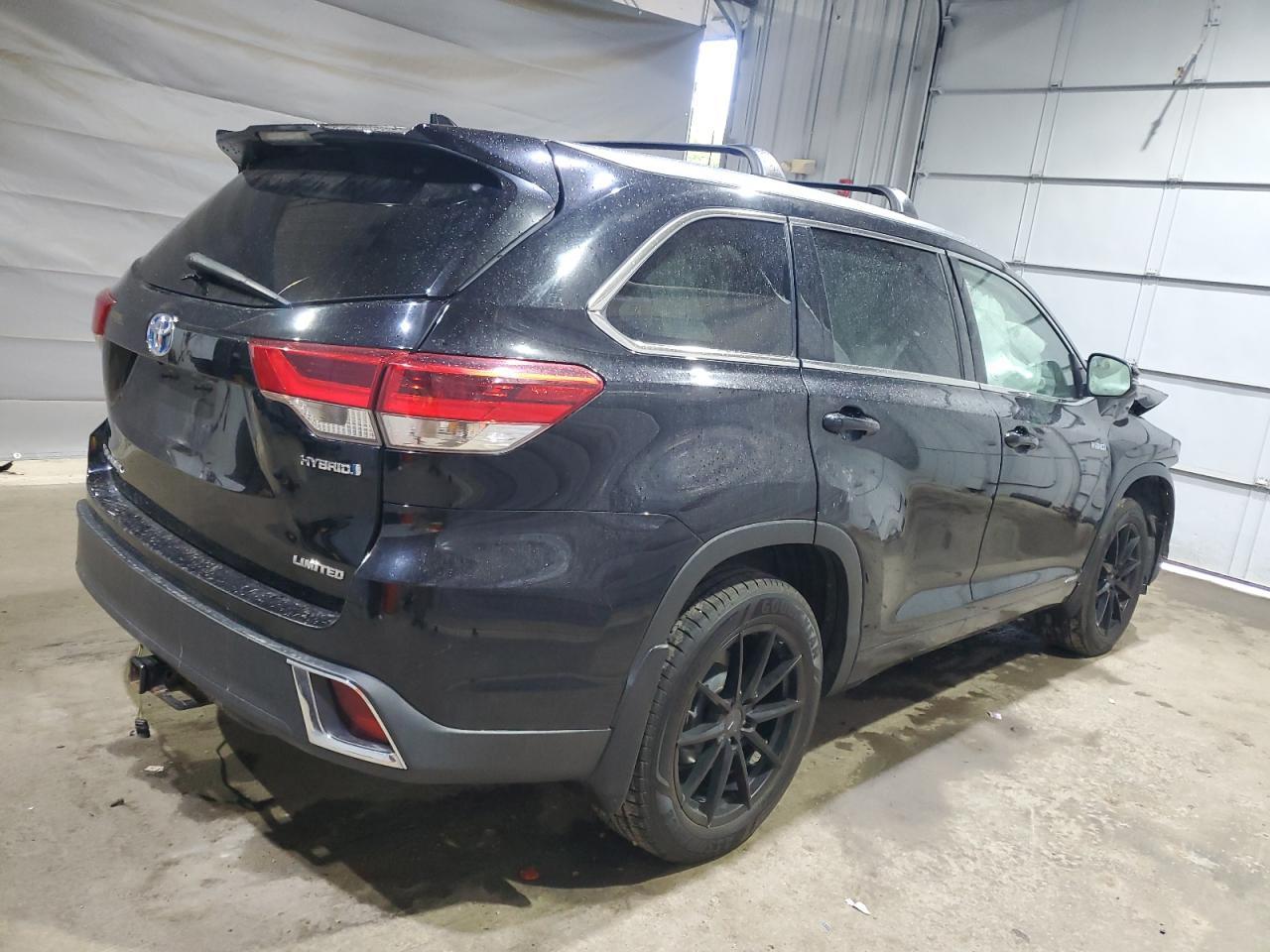 2018 Toyota Highlander Hybrid Limited - Image 3