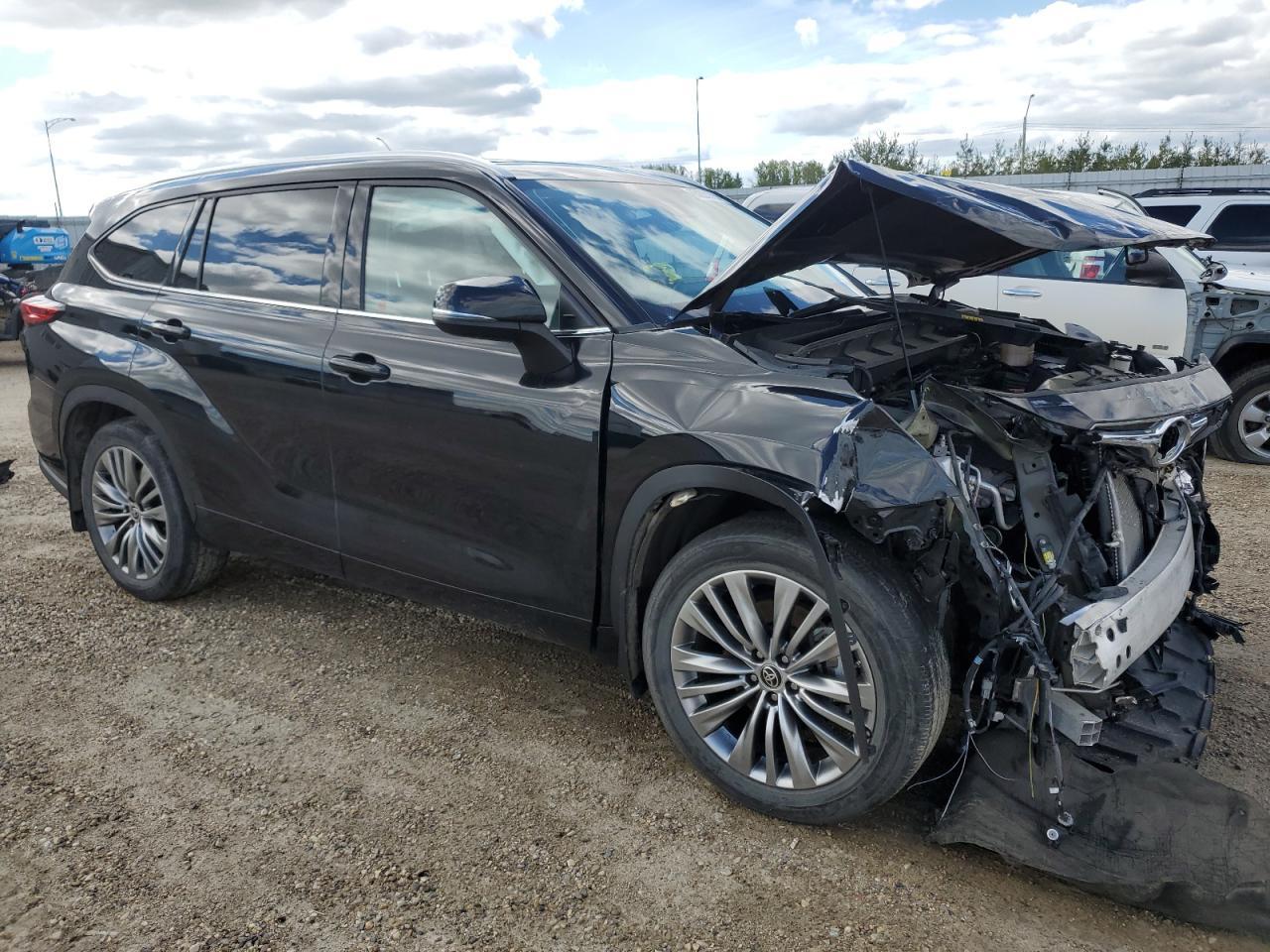 2021 Toyota Highlander Platinum - Image 4