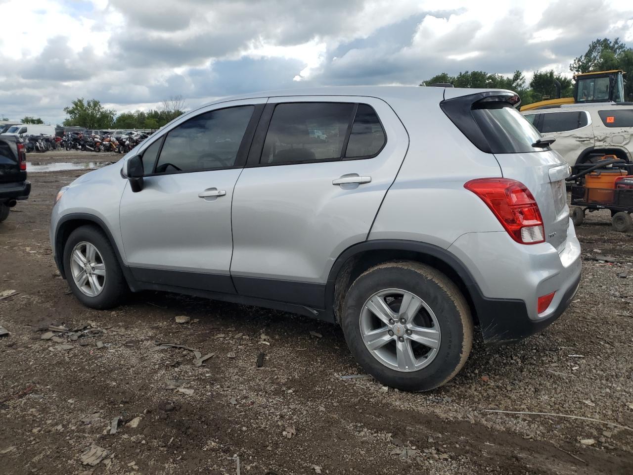 2020 Chevrolet Trax Ls - Image 2