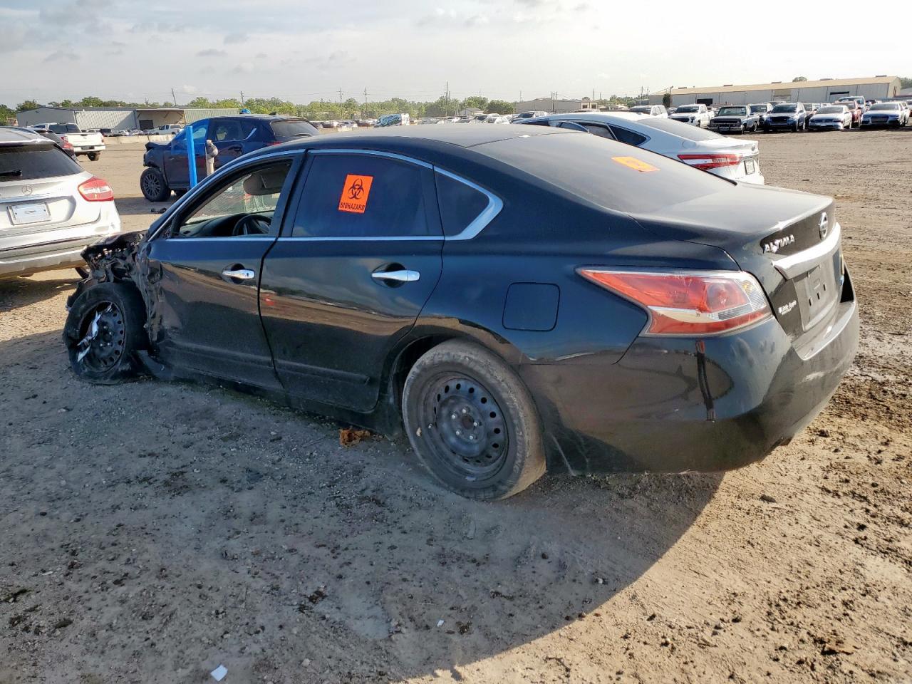 2014 Niss Altima - Image 2