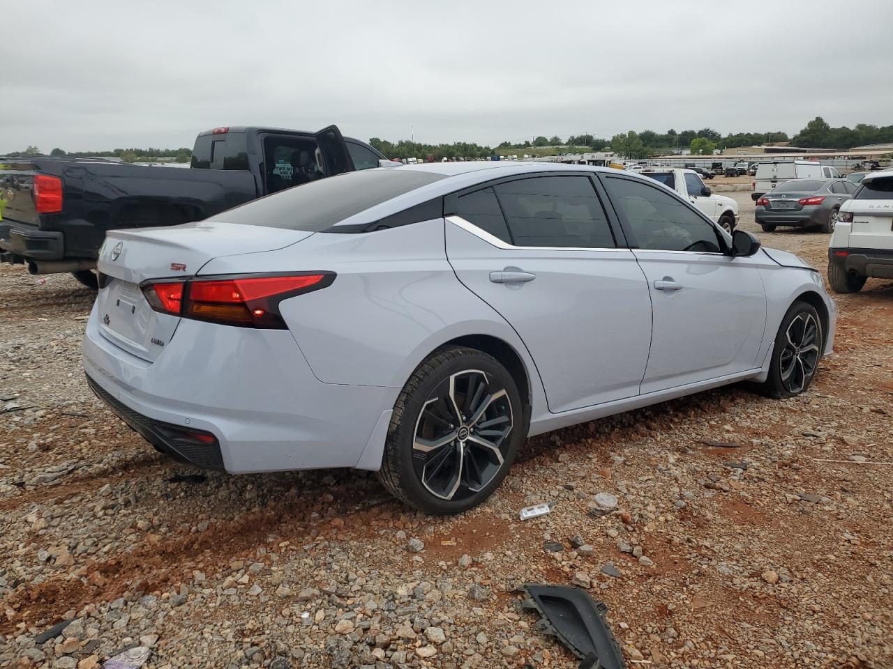 2024 Nissan Altima Sr - Image 3