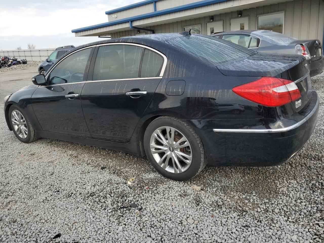 2012 Hyundai Genesis 3.8L - Фото 2