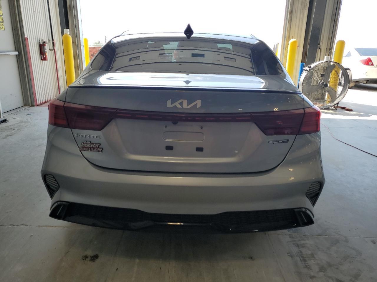 2022 Kia Forte Gt Line - Image 6