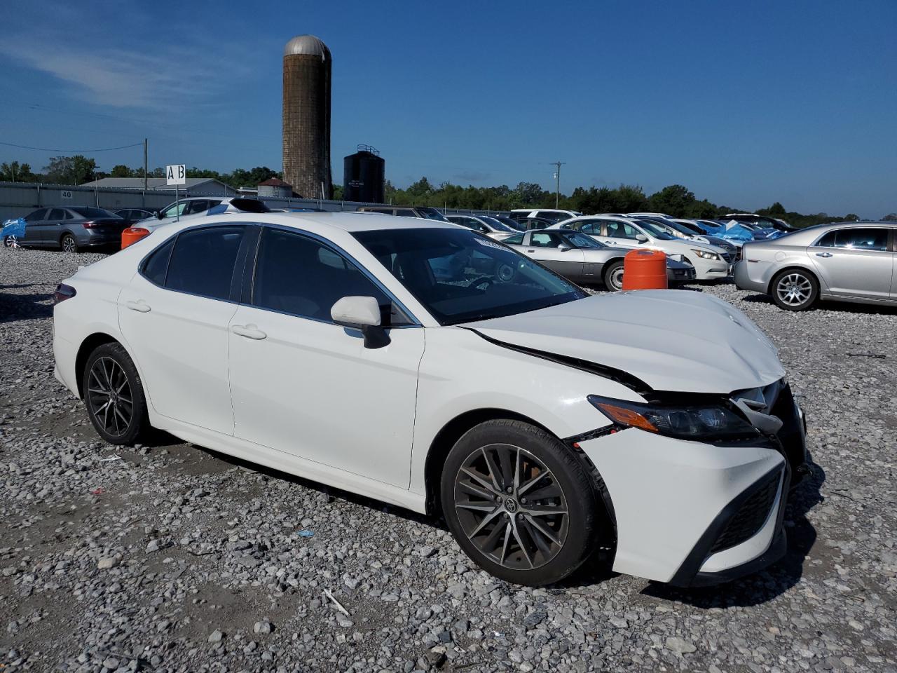 2021 Toyota Camry Se - Фото 4