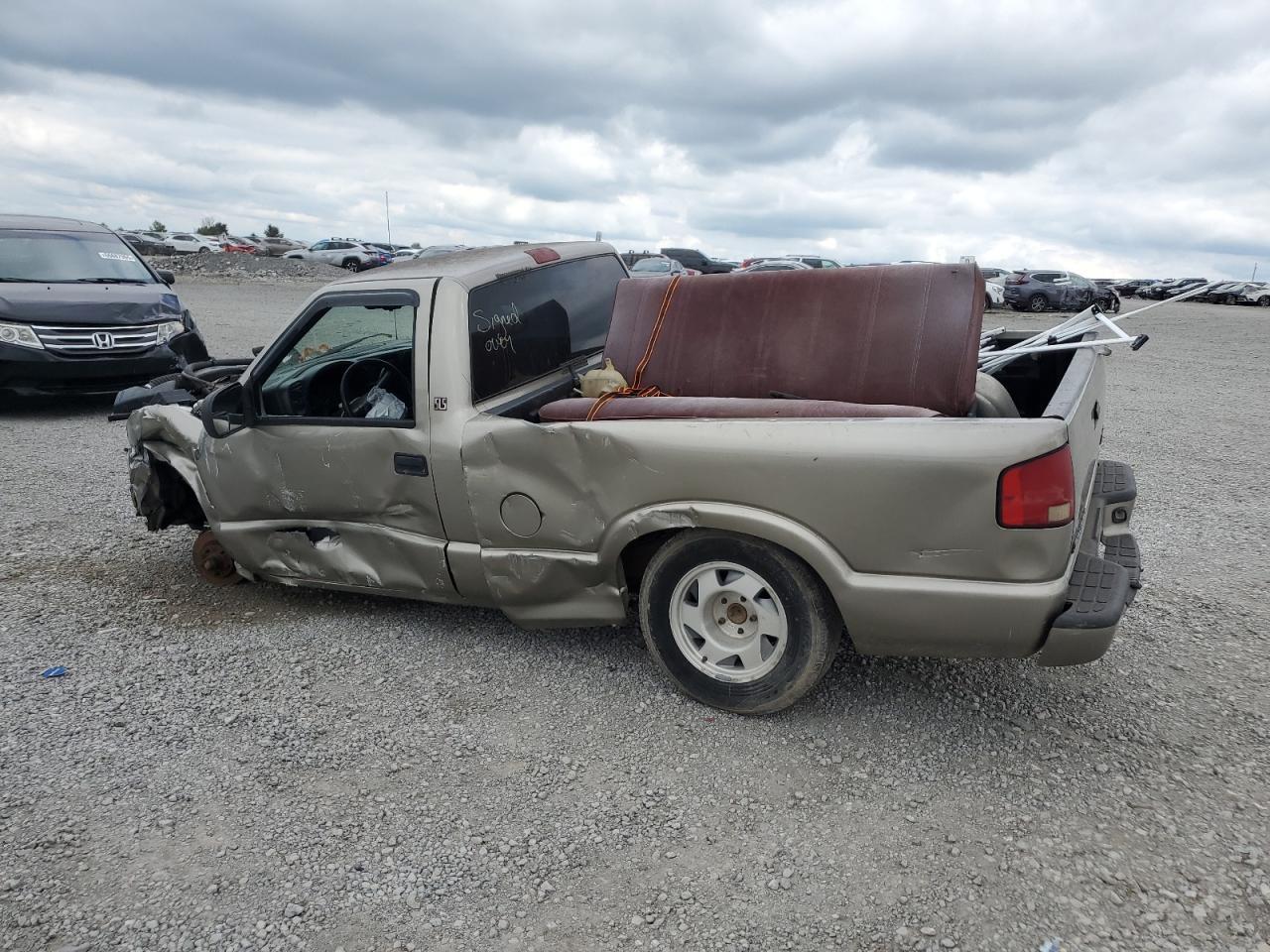 2001 GMC Sonoma - Фото 2