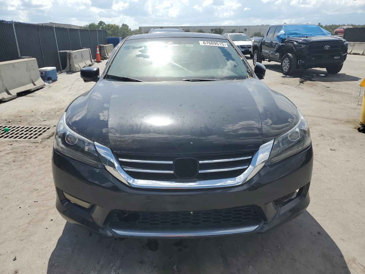 2015 Honda Accord Touring - Image 5