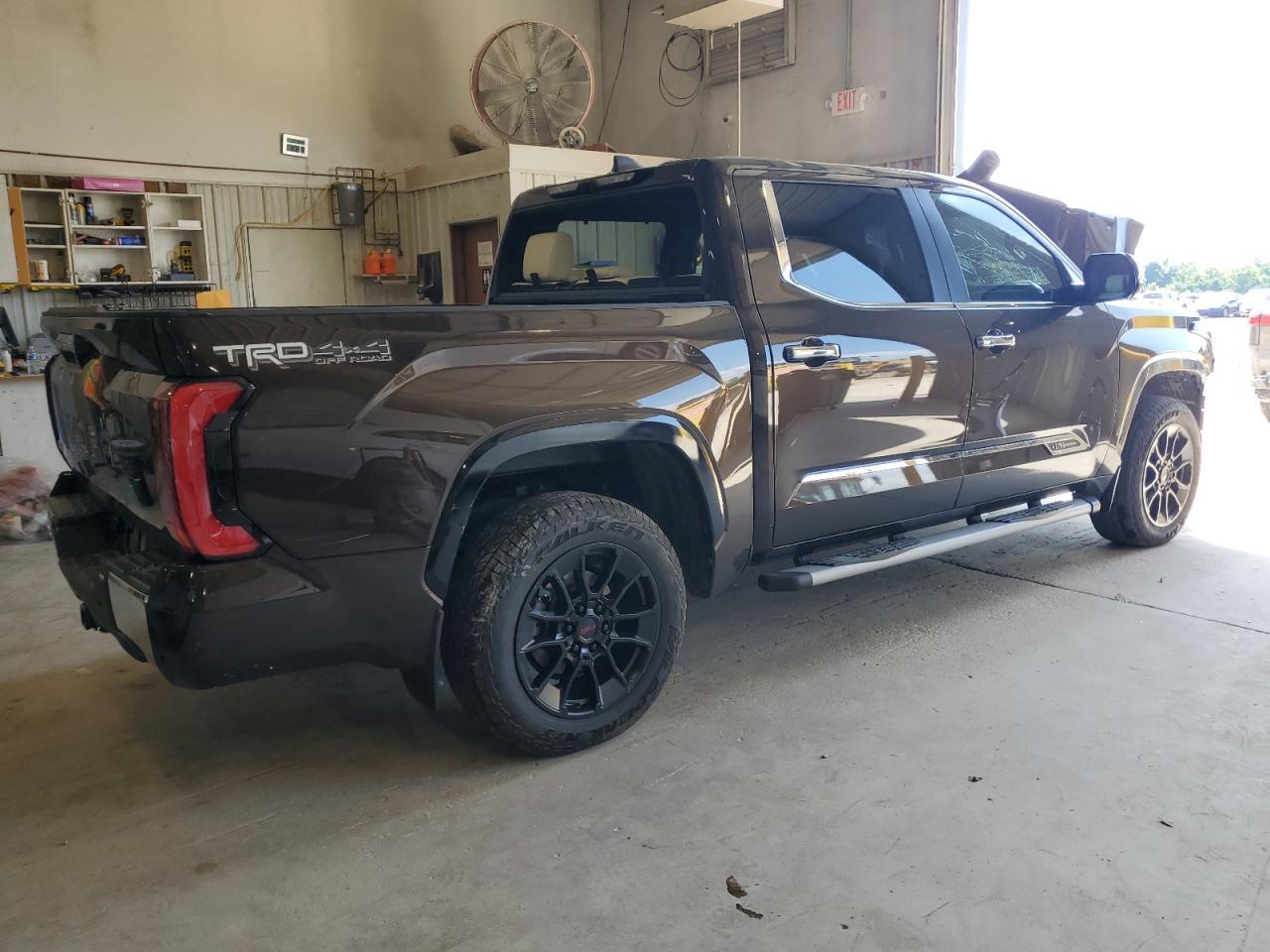 2024 Toyota Tundra Crewmax Platinum - Image 3