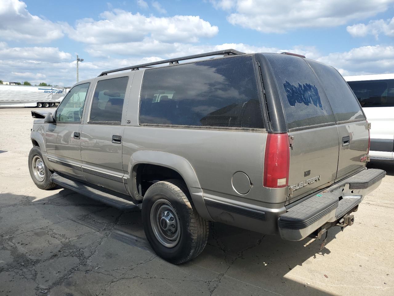 1999 GMC Suburban K2500 - Фото 2