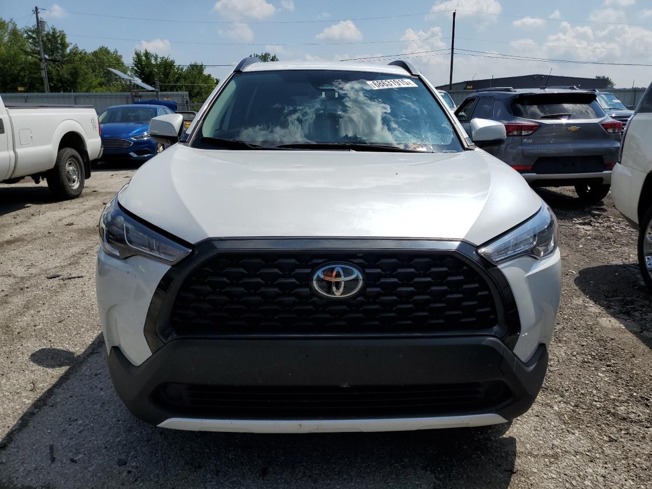 2024 Toyota Corolla Cross Le - Image 5